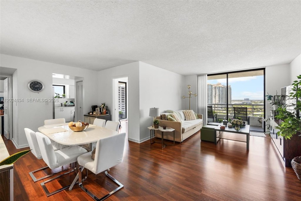 3BR – Condo at 3300 NE 192nd St Apt 1601