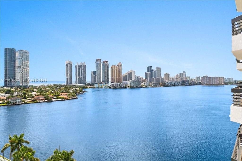 2BR – Condo at 3600 Mystic Pointe Dr Apt 1616