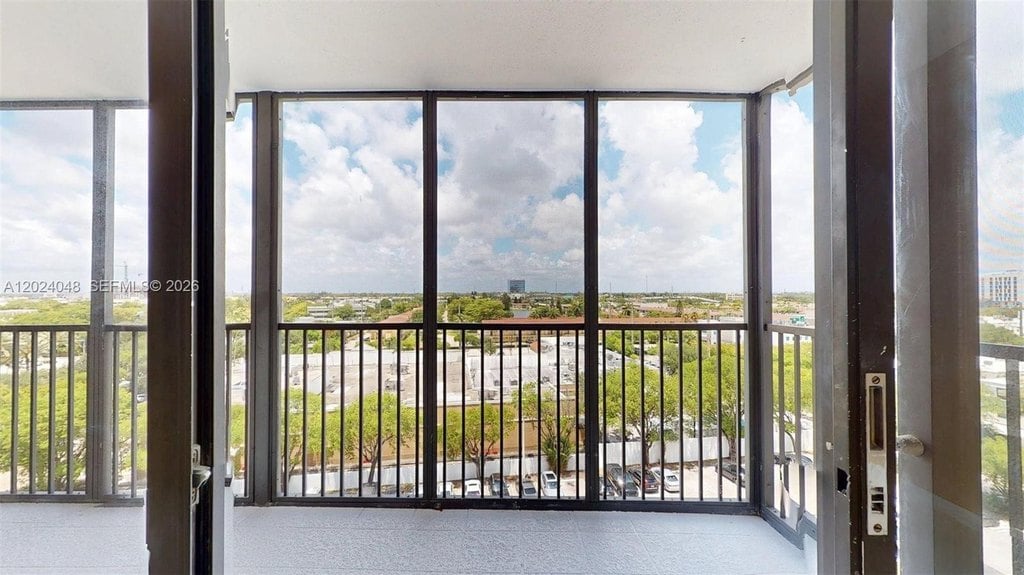 1BR – Condo at 20100 W Country Club Dr Apt 801