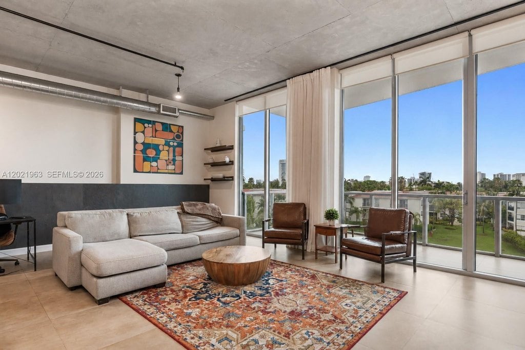 2BR – Condo at 3029 NE 188th St Apt 405