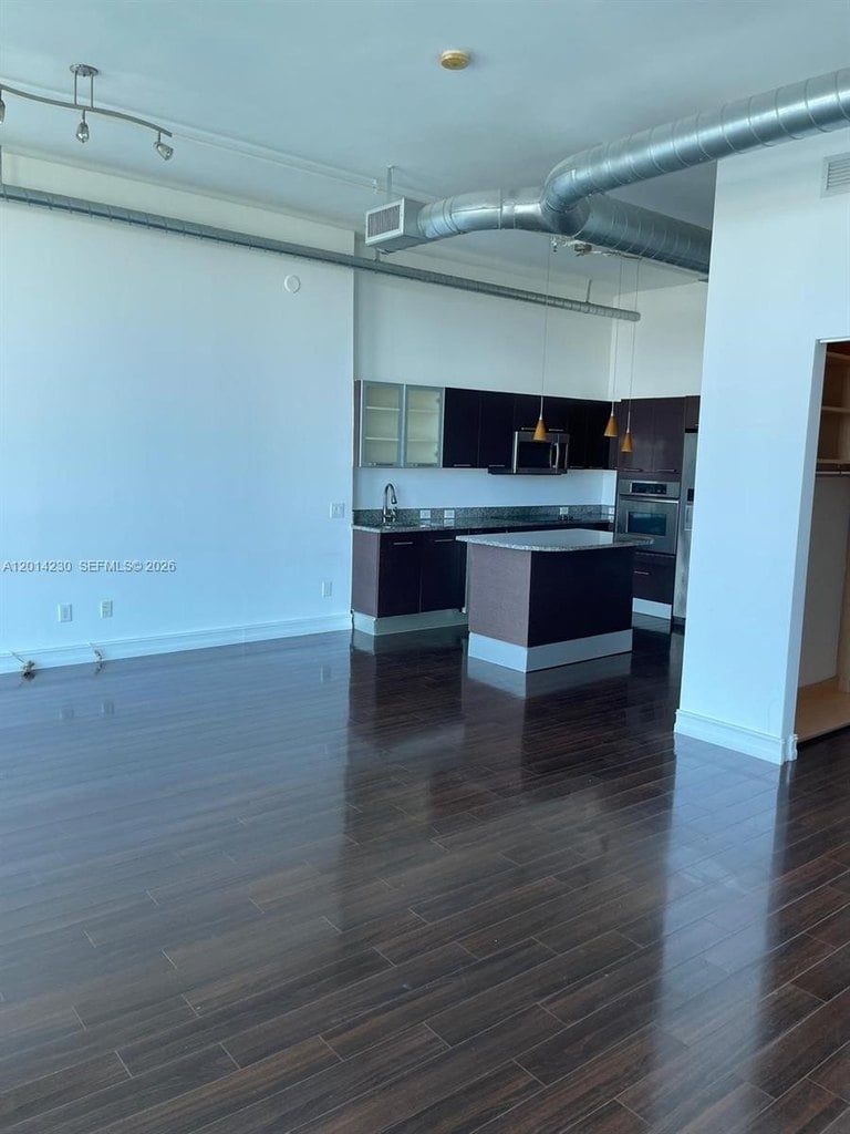 1BR – Condo at 3029 NE 188th St Apt 602