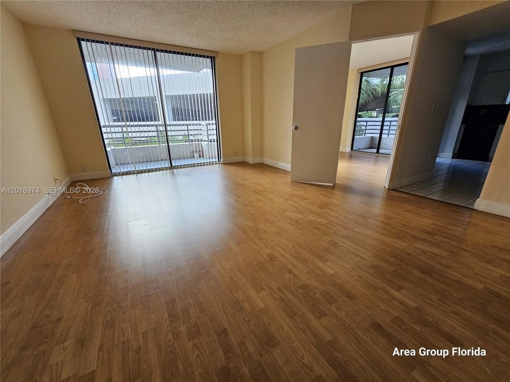 2BR – Condo at 3300 NE 191st St Apt 318