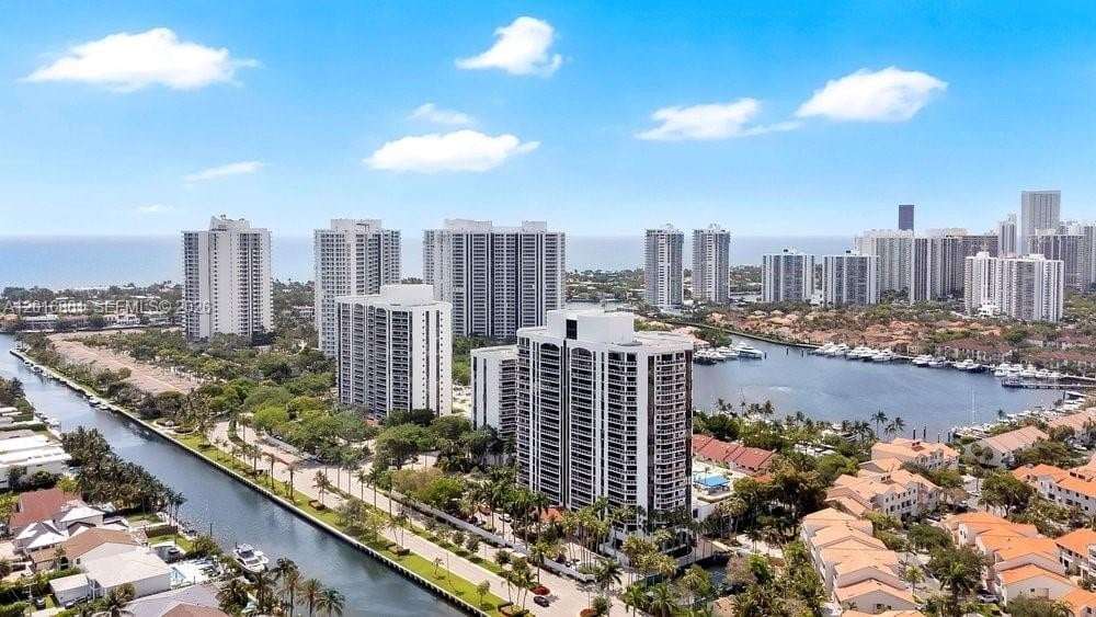 2BR – Condo at 3600 Yacht Club Dr Apt 1801
