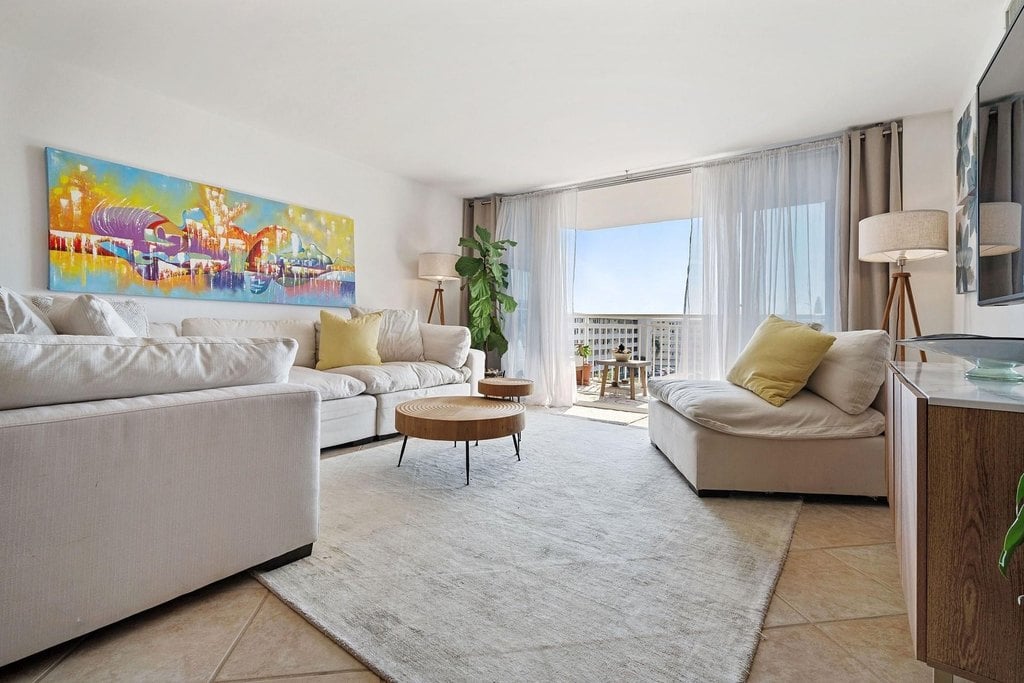 2BR – Condo at 18021 Biscayne Blvd Apt 504