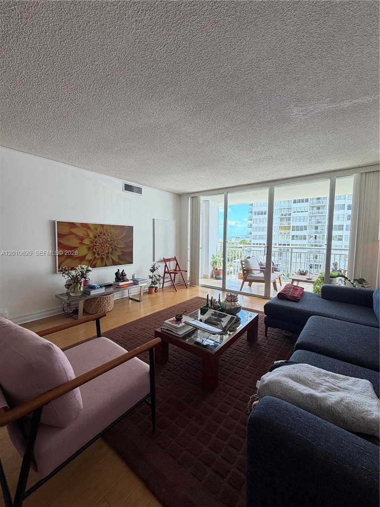2BR – Condo at 18061 Biscayne Blvd Apt 601
