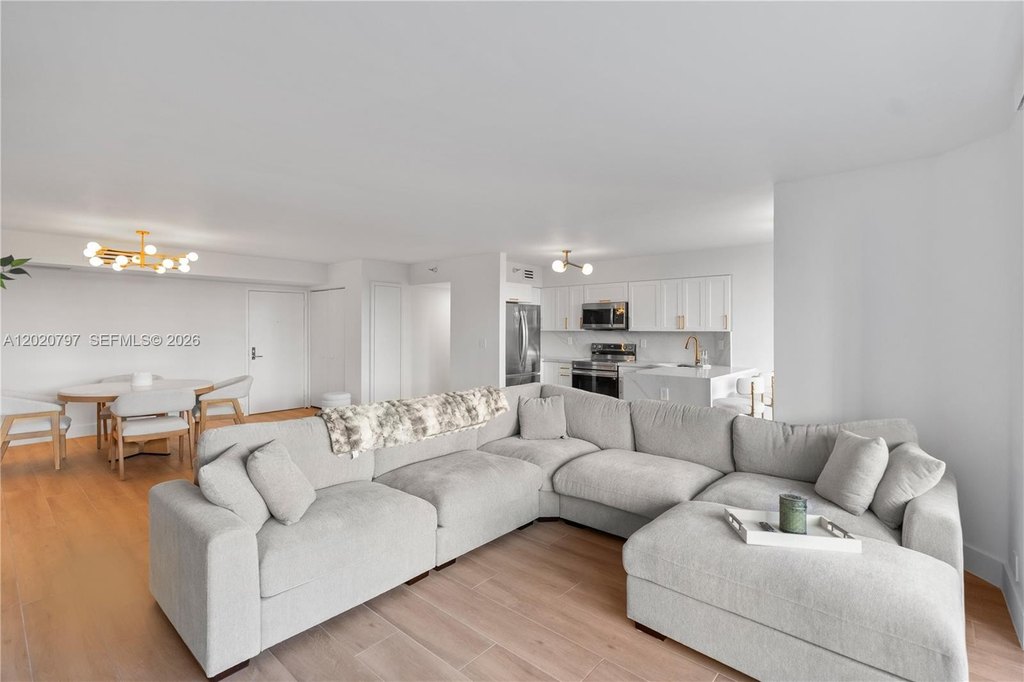 2BR – Condo at 19101 NE 36th Ct Unit 402