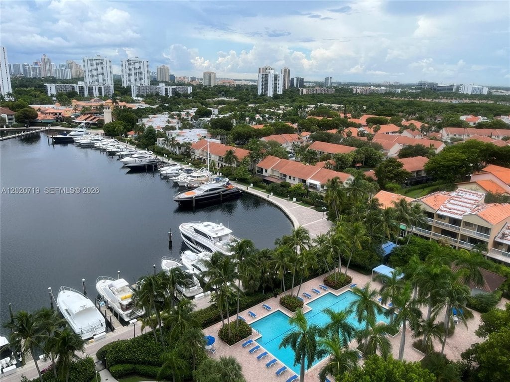 2BR – Condo at 3610 Yacht Club Dr Apt 1511