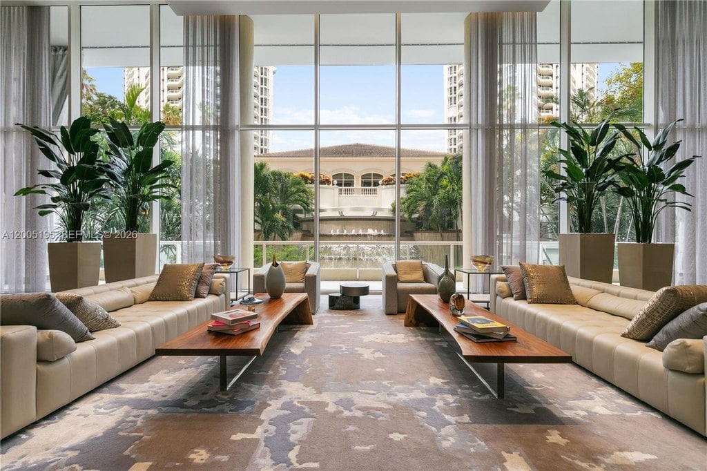 2BR – Condo at 21150 Point Pl Unit LPH2902
