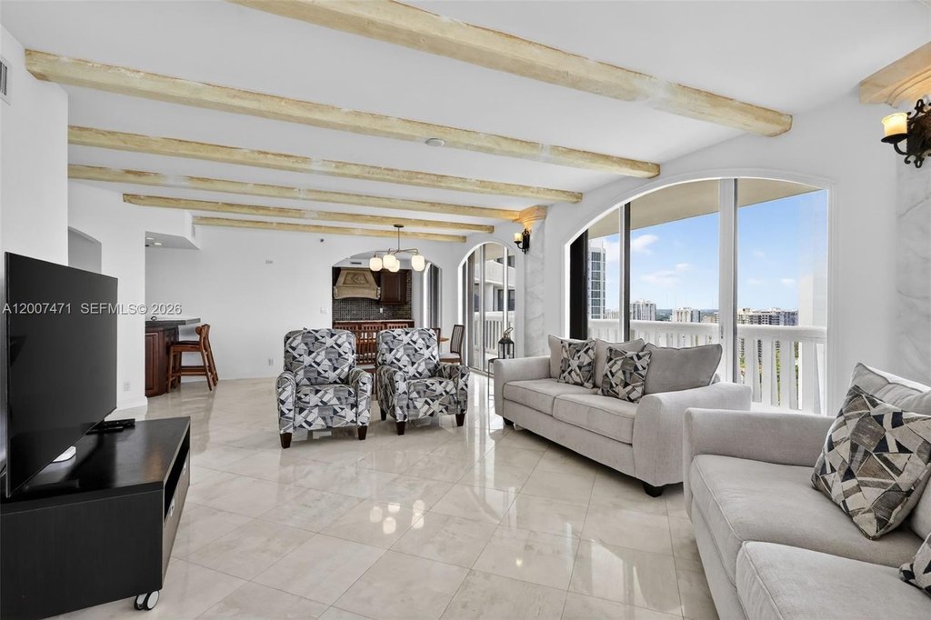 3BR – Condo at 3000 Island Blvd Apt 2305
