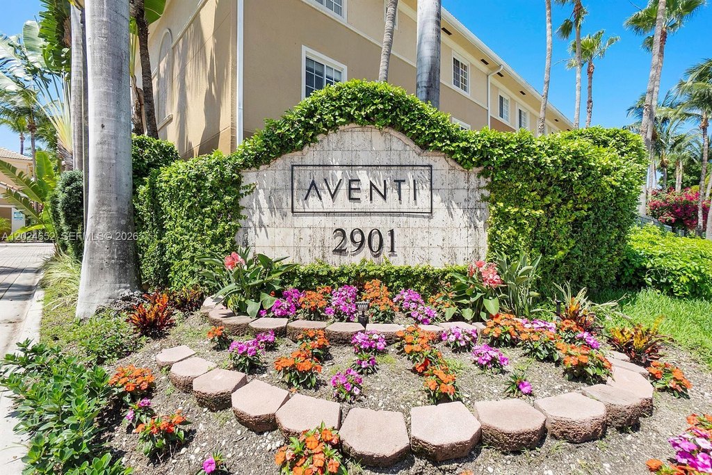 2BR – Townhouse at 2861 NE 185th St Apt 302