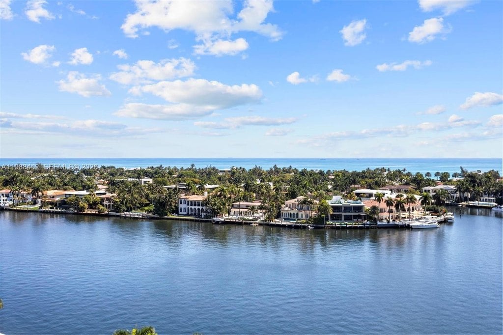 2BR – Condo at 19667 Turnberry Way Apt 11H