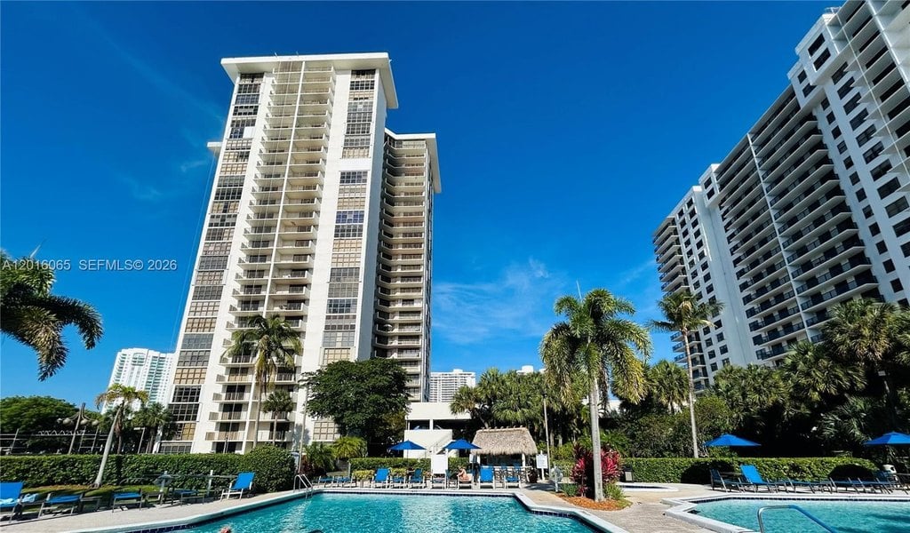 2BR – Condo at 18181 NE 31st Ct Apt 1408