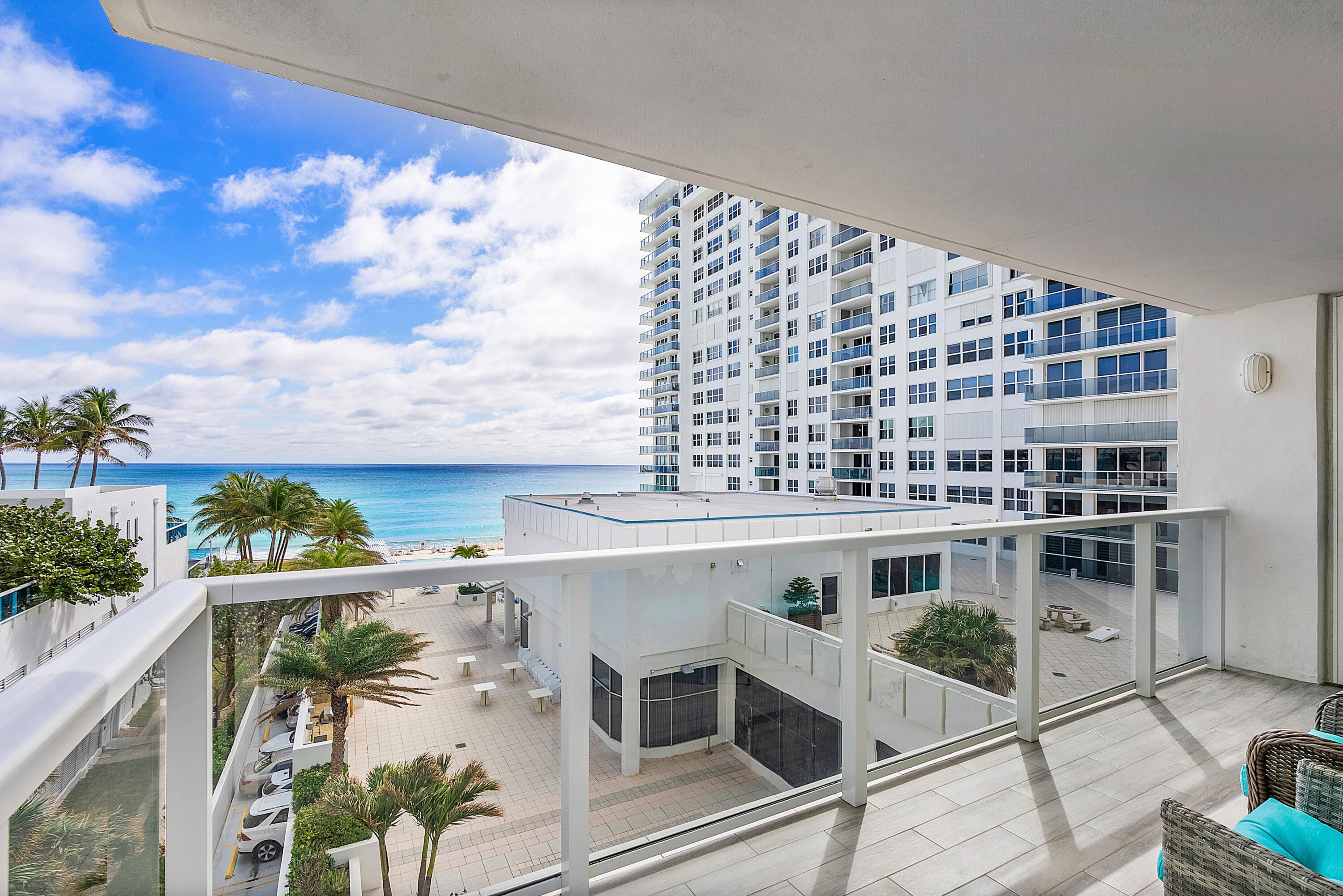2BR – Condominium at 2751 S Ocean Drive #504n
