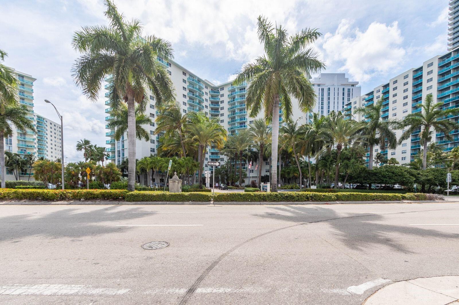 1BR – Condominium at 3901 S Ocean Drive #14c