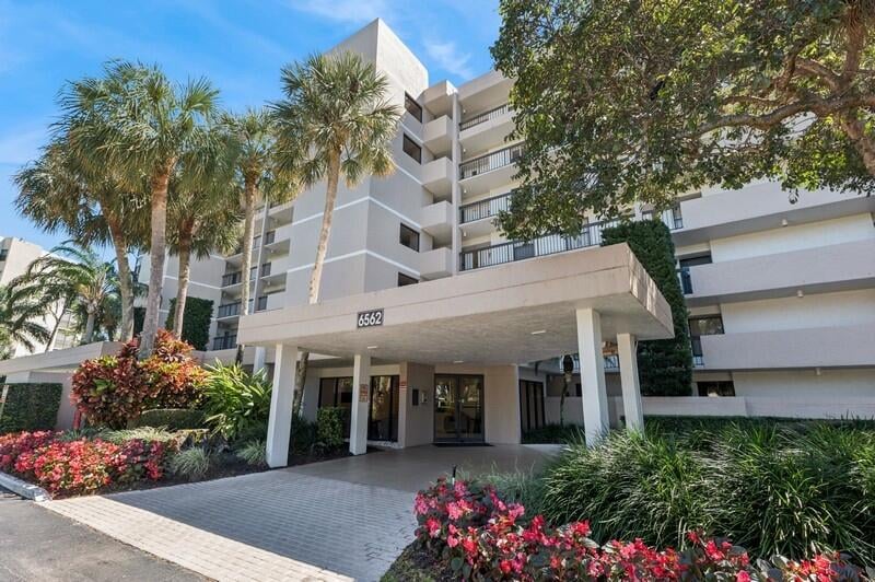 3BR – Condominium at 6562 Boca Del Mar Drive #321