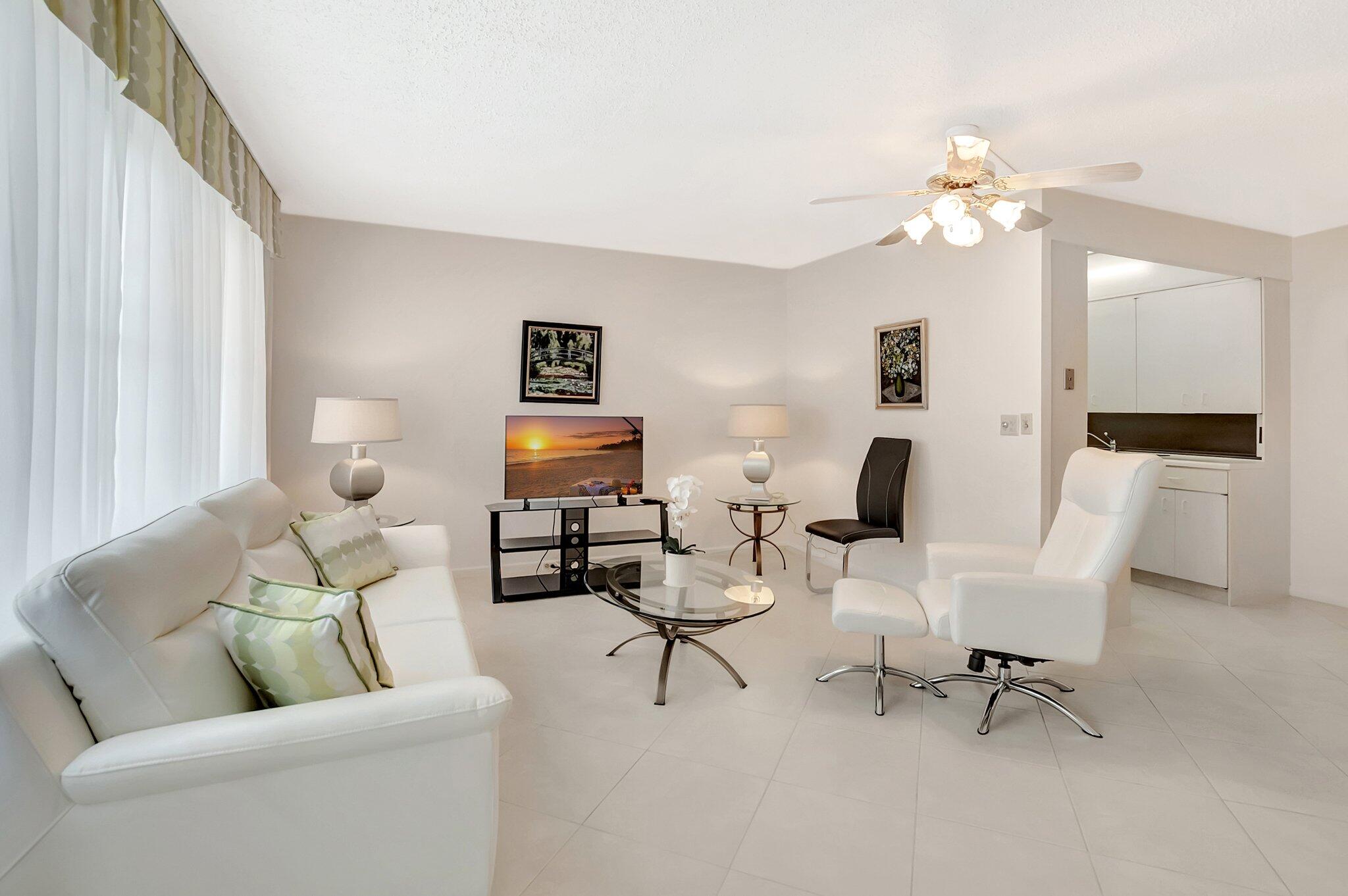 1BR – Condominium at 2043 Cambridge C