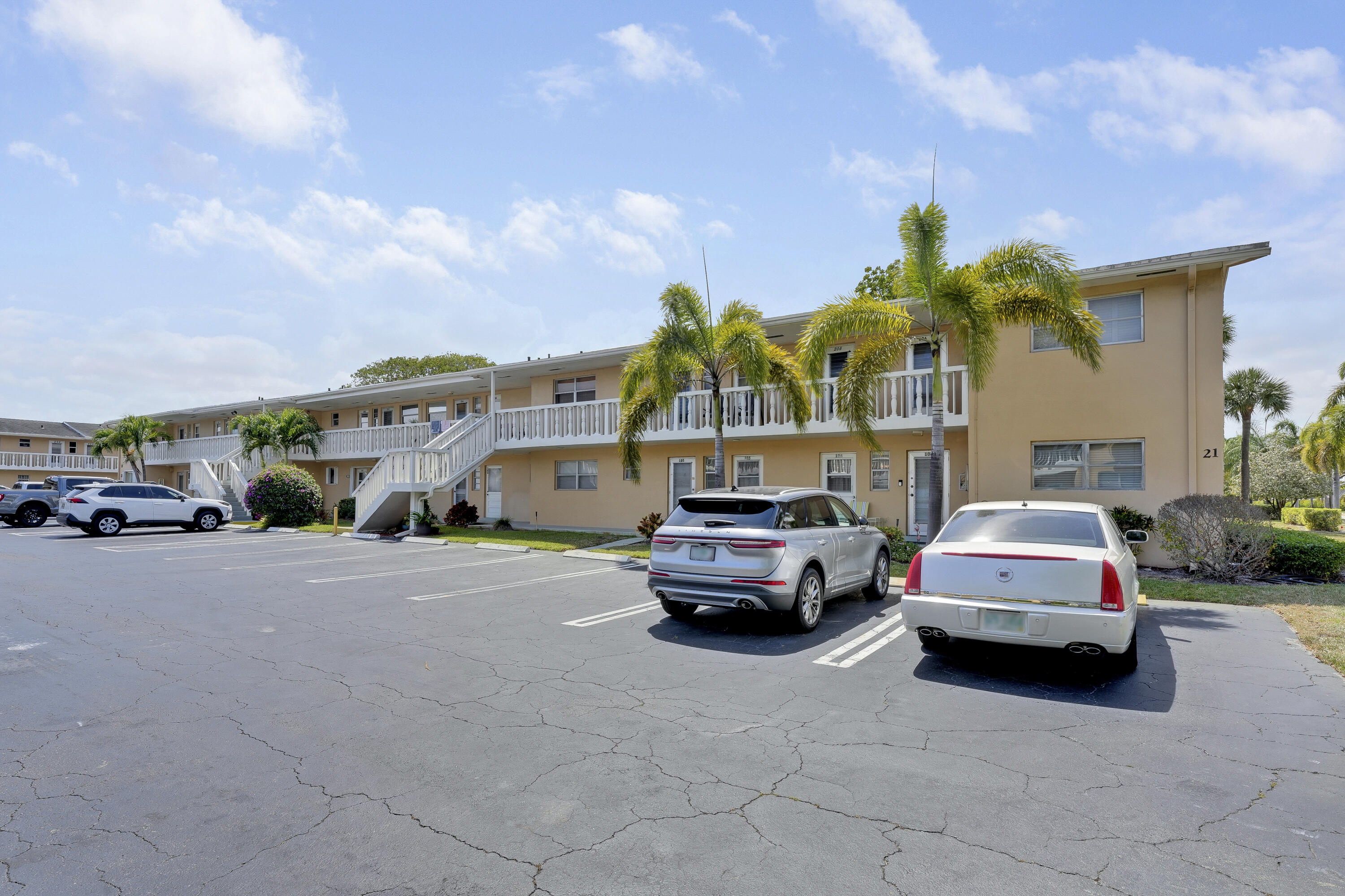 2BR – Condominium at 2223 NE 1st Court #105