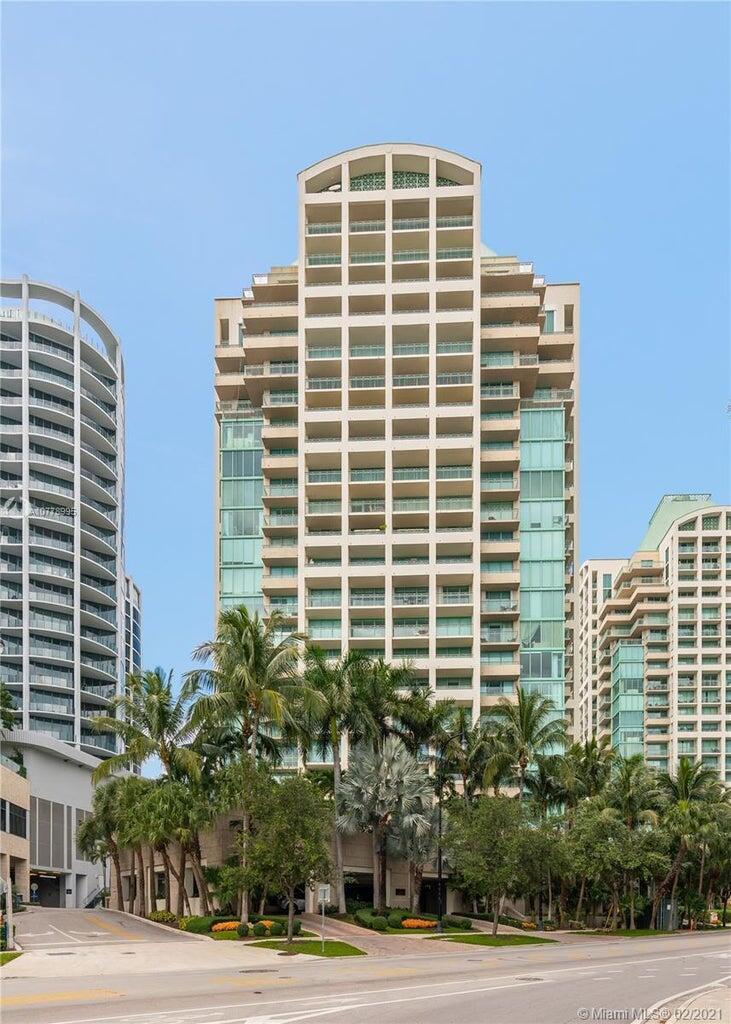 1BR – Condominium at 3400 SW 27th Avenue #303