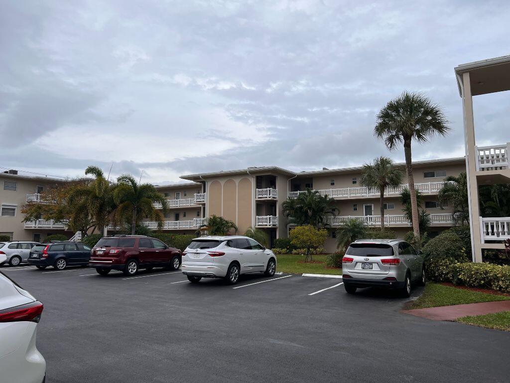1BR – Condominium at 2811 Garden Drive S #107