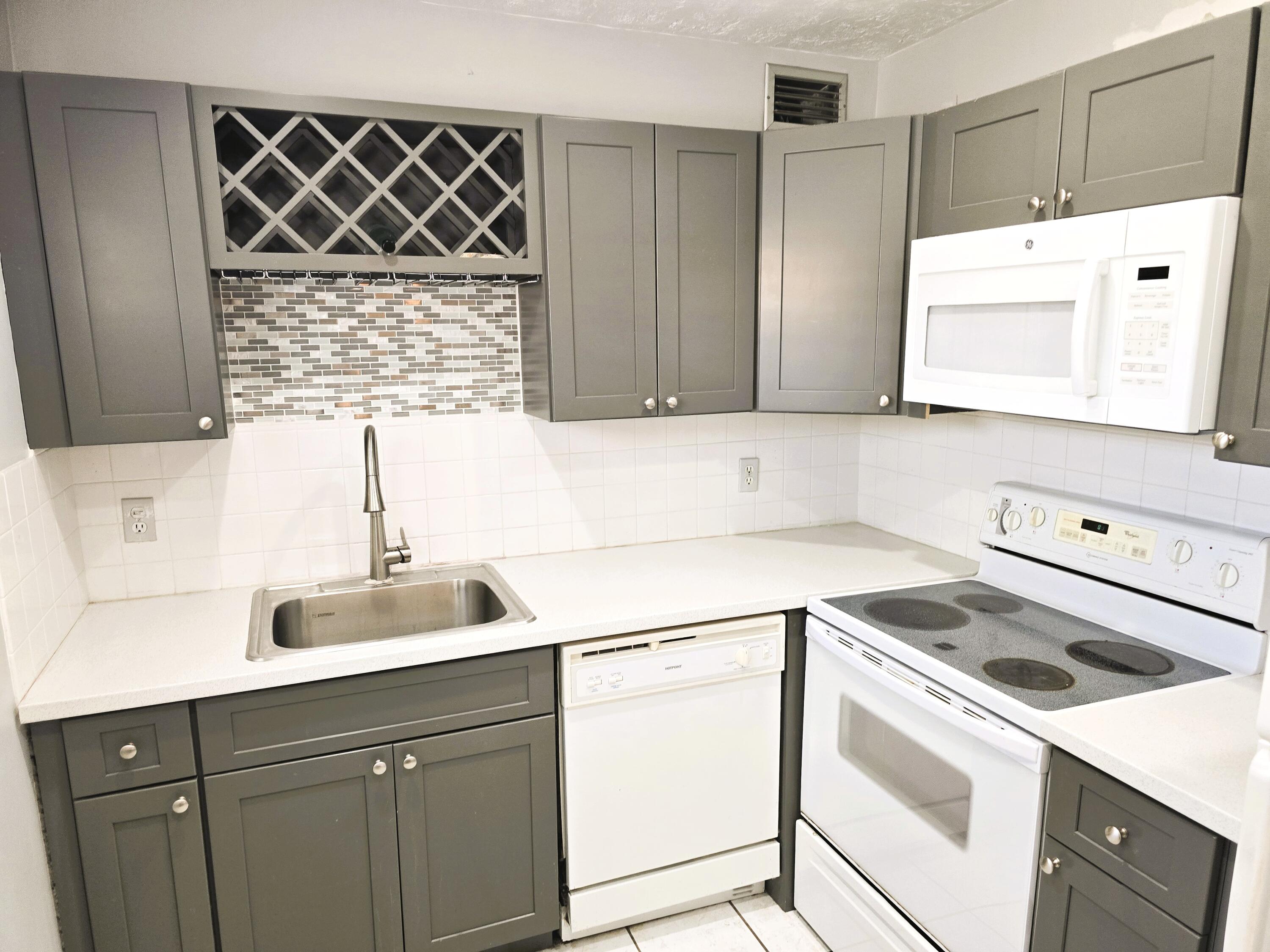 2BR – Condominium at 89 Saxony B #B
