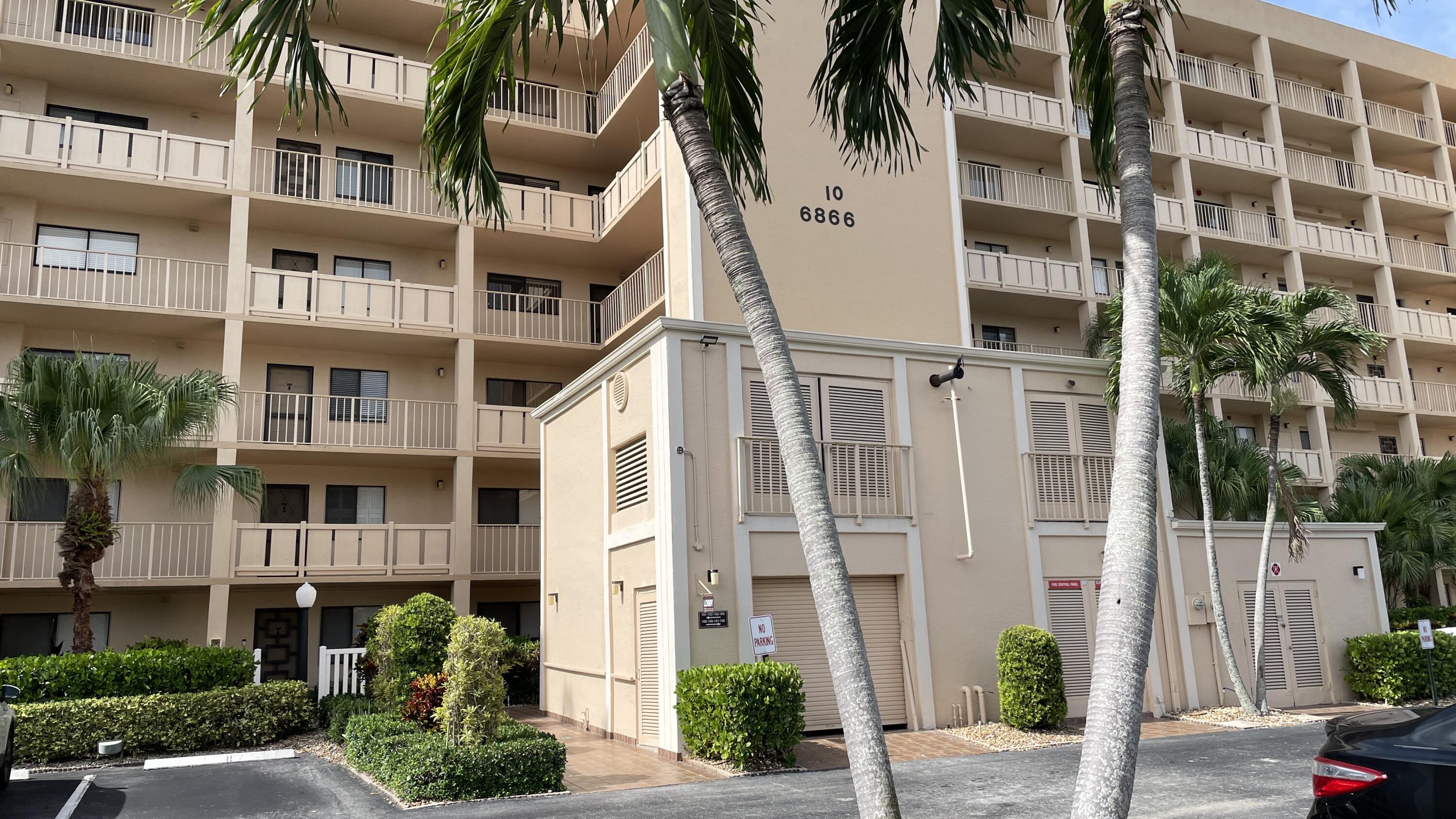 2BR – Condominium at 6866 Huntington Lane #305