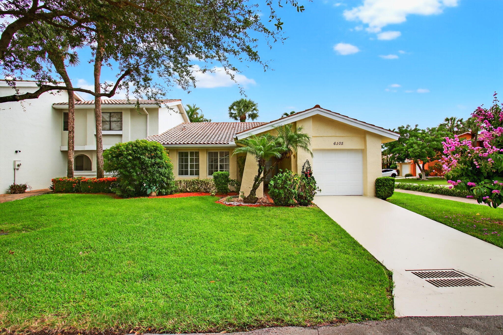 3BR – RES at 6105 Via Laguna Lane