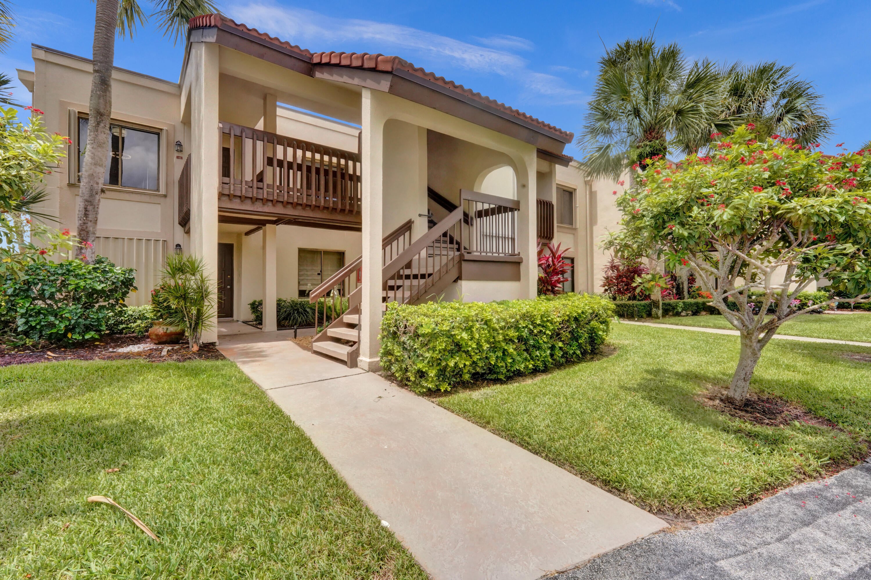 2BR – Condominium at 5306 Cedar Lake Drive #201