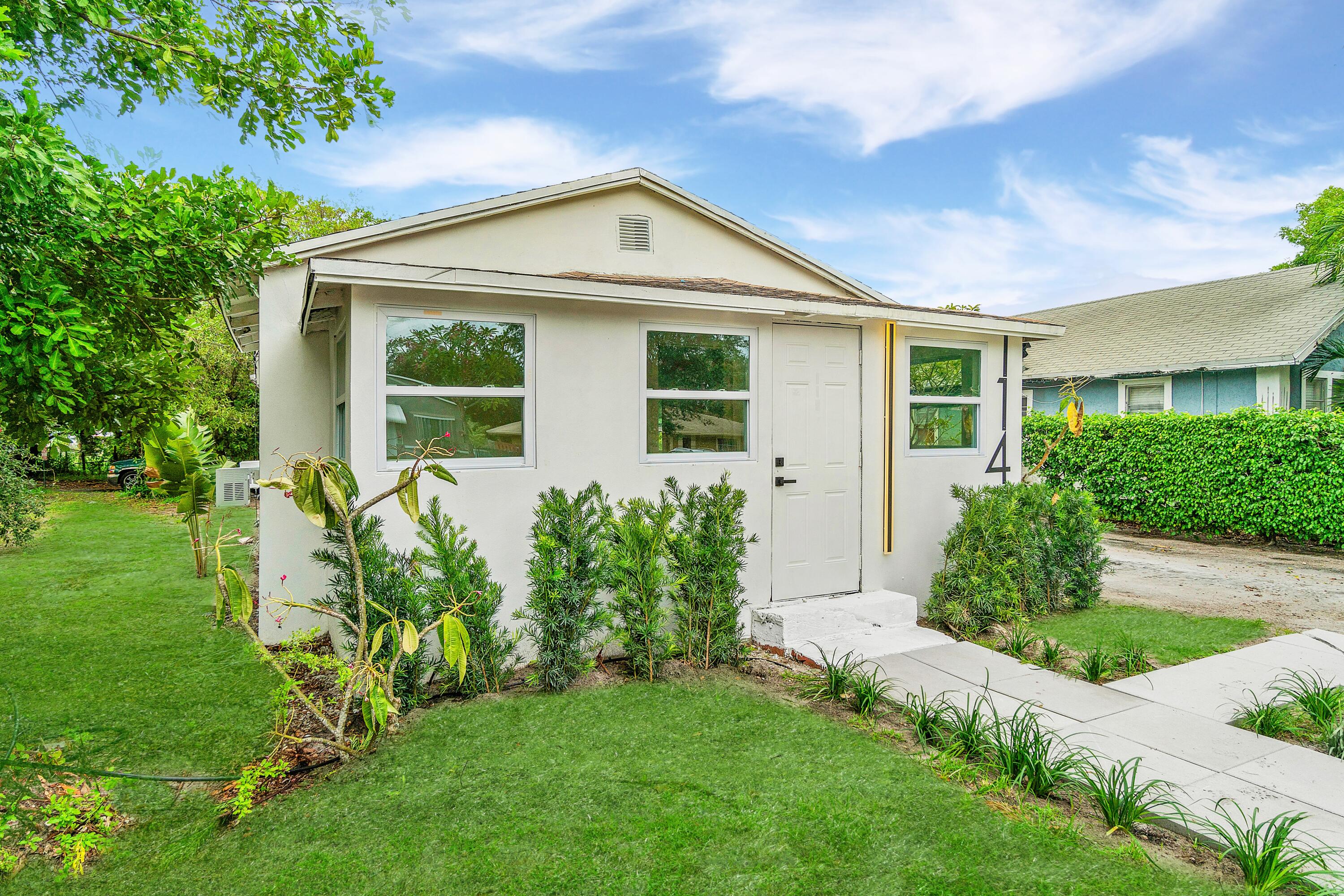 2BR – SingleFamilyResidence at 114 NW 10th Avenue