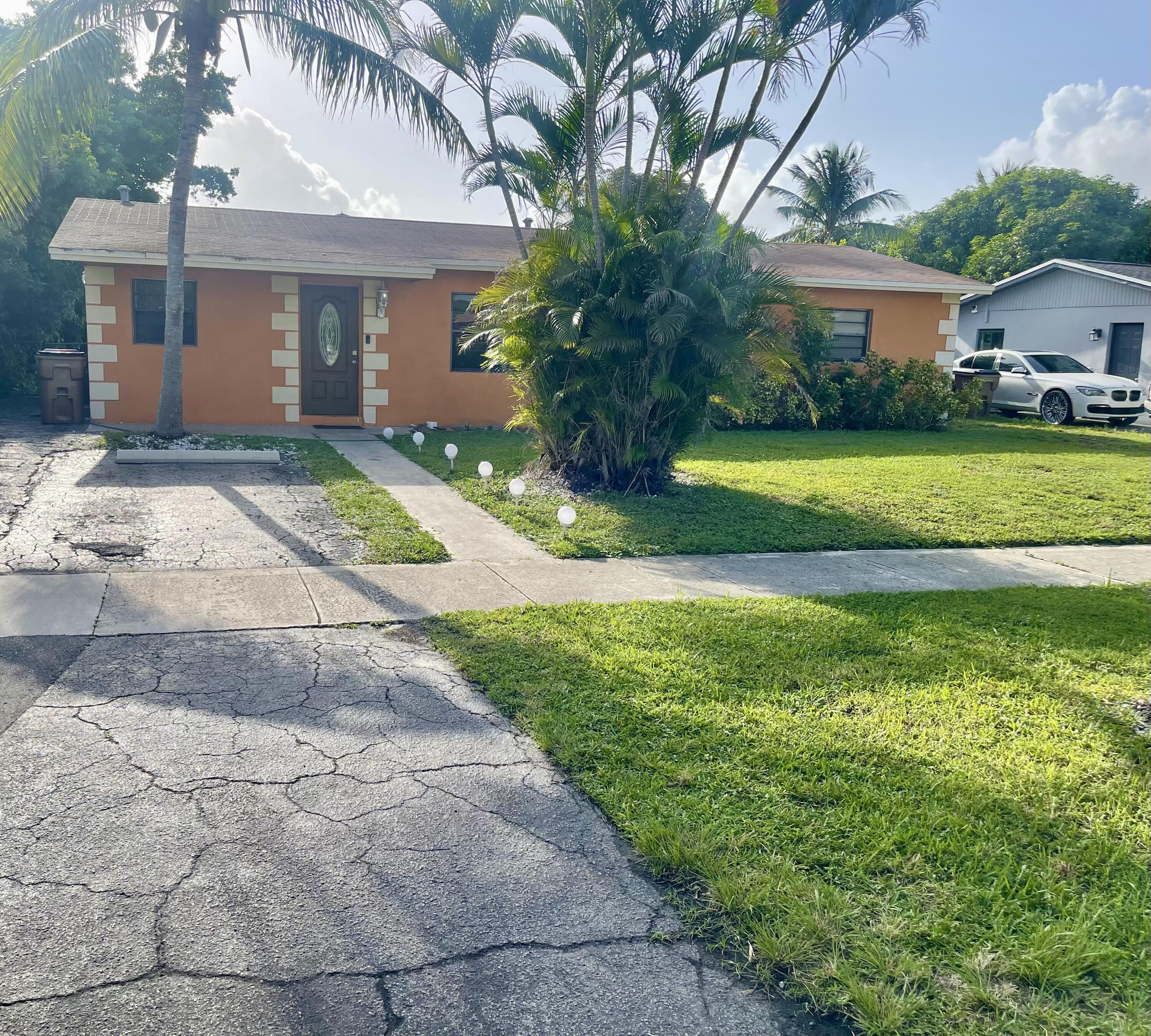 3BR – SingleFamilyResidence at 1260 SW 6 Avenue