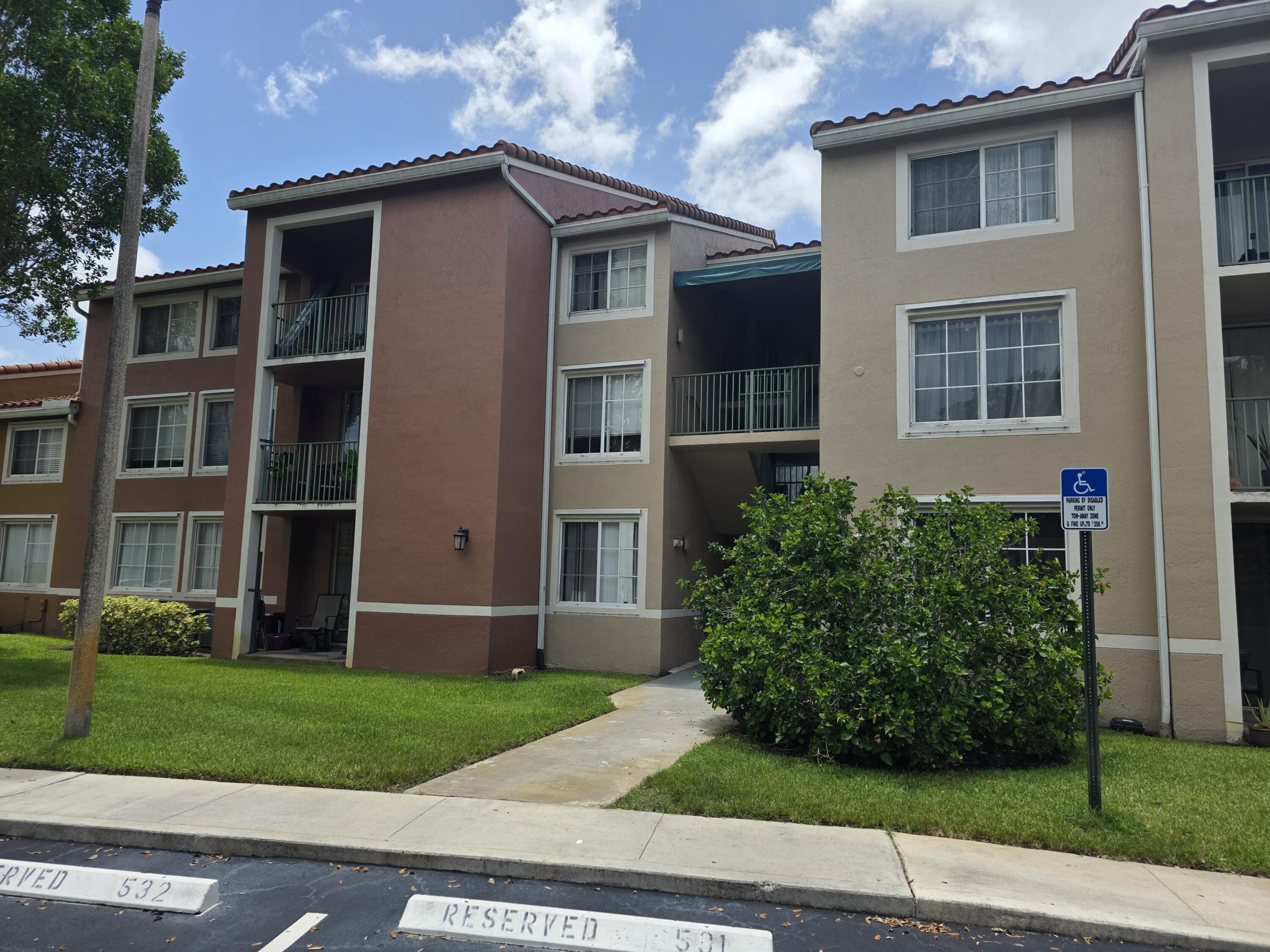 3BR – Condominium at 7824 Sonoma Springs Circle #104