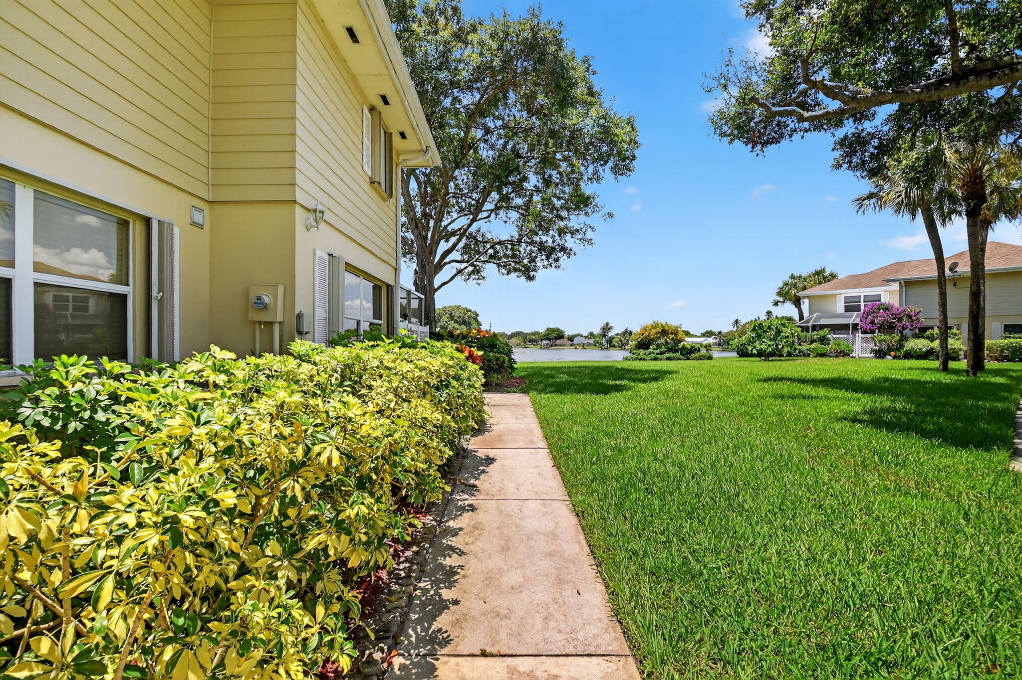 2BR – Townhouse at 3404 Hayden Court