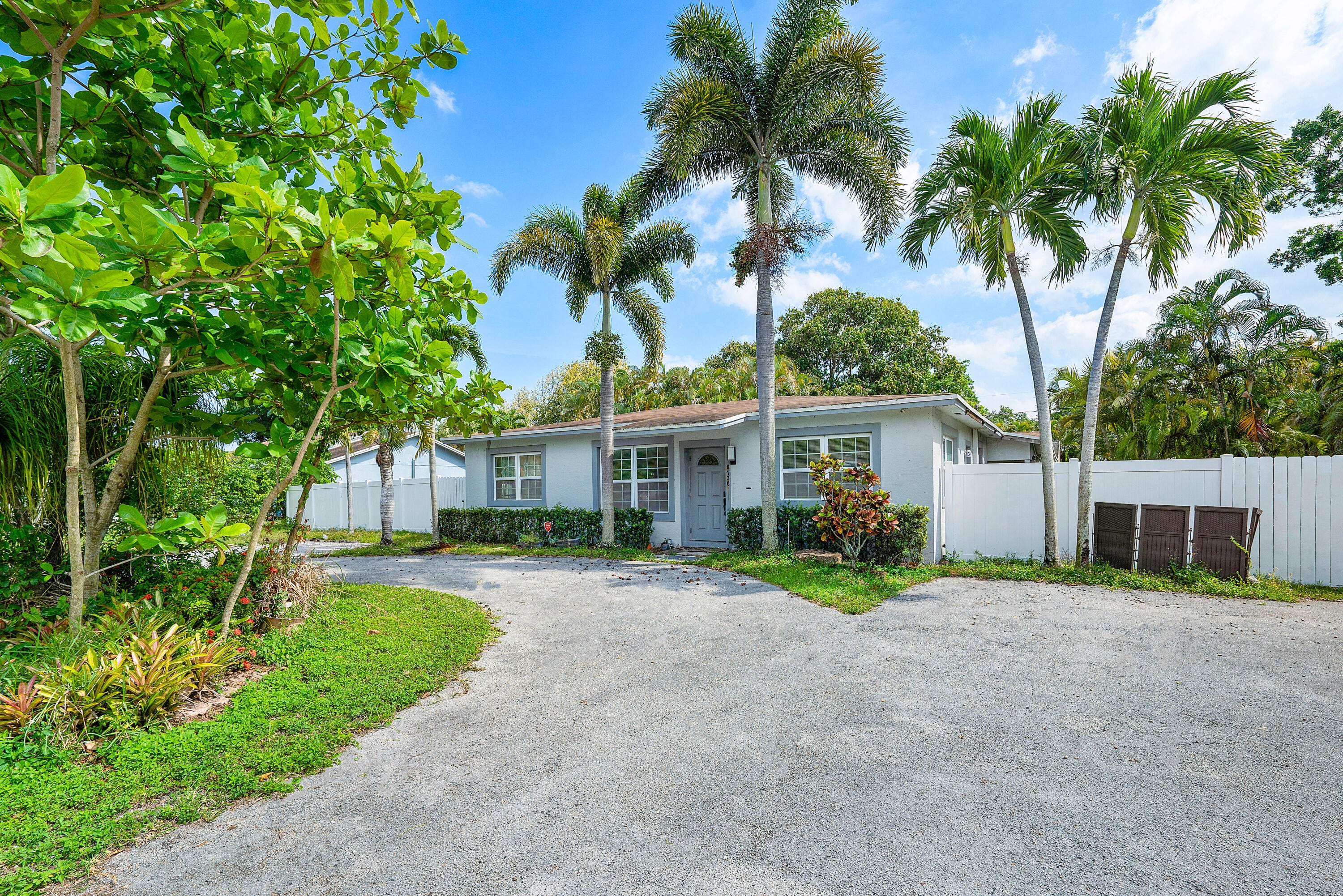 6BR – SingleFamilyResidence at 6130 Edwards Road