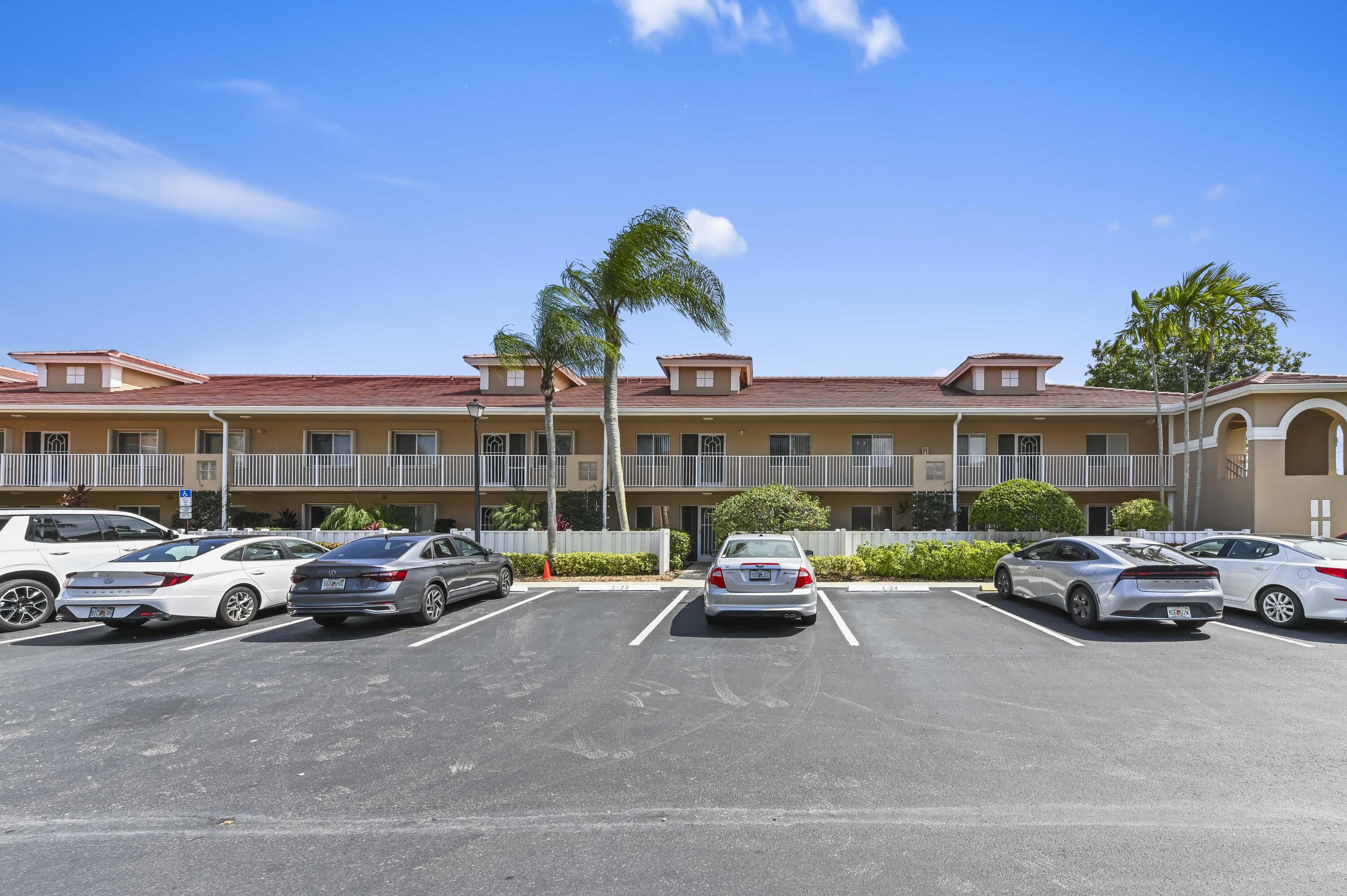 3BR – Condominium at 5952 Regal Glen Drive #207