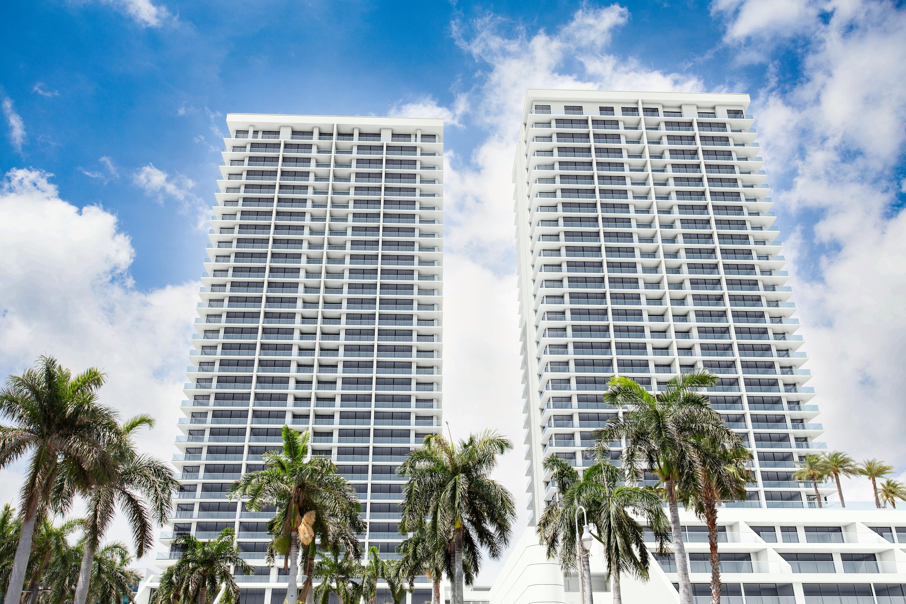 4BR – Condominium at 529 S Flagler Drive #Th3e