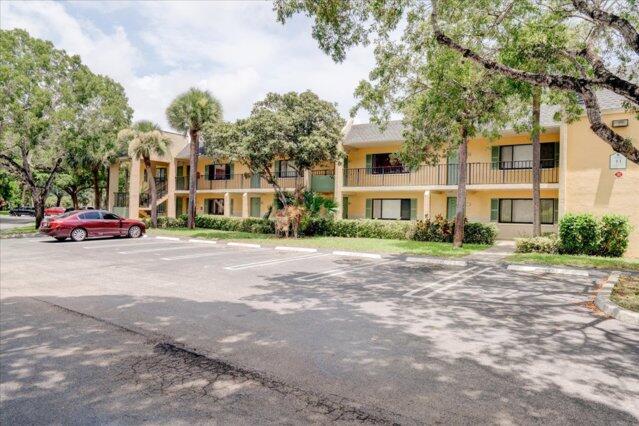 2BR – Condominium at 1104 Meadows Circle