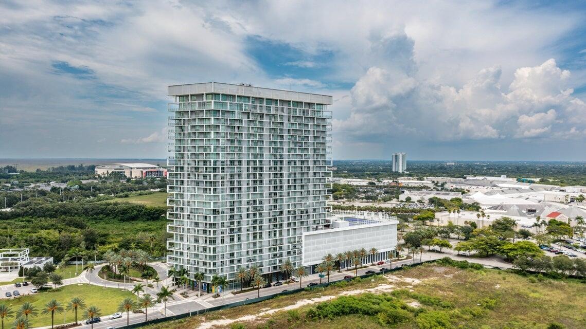 2BR – Condominium at 2000 Metropica Way #2607