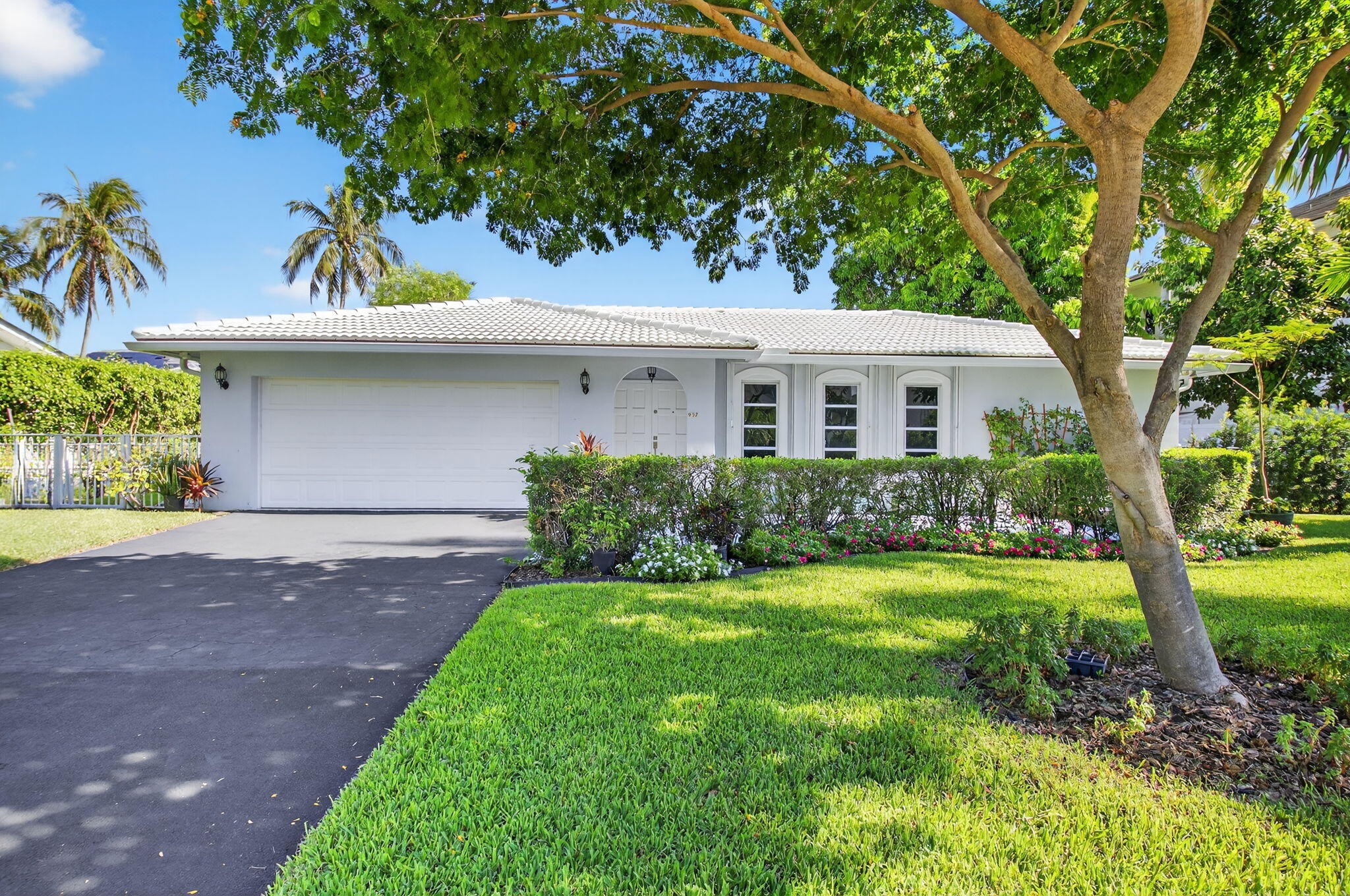 3BR – SingleFamilyResidence at 937 Banyan Drive
