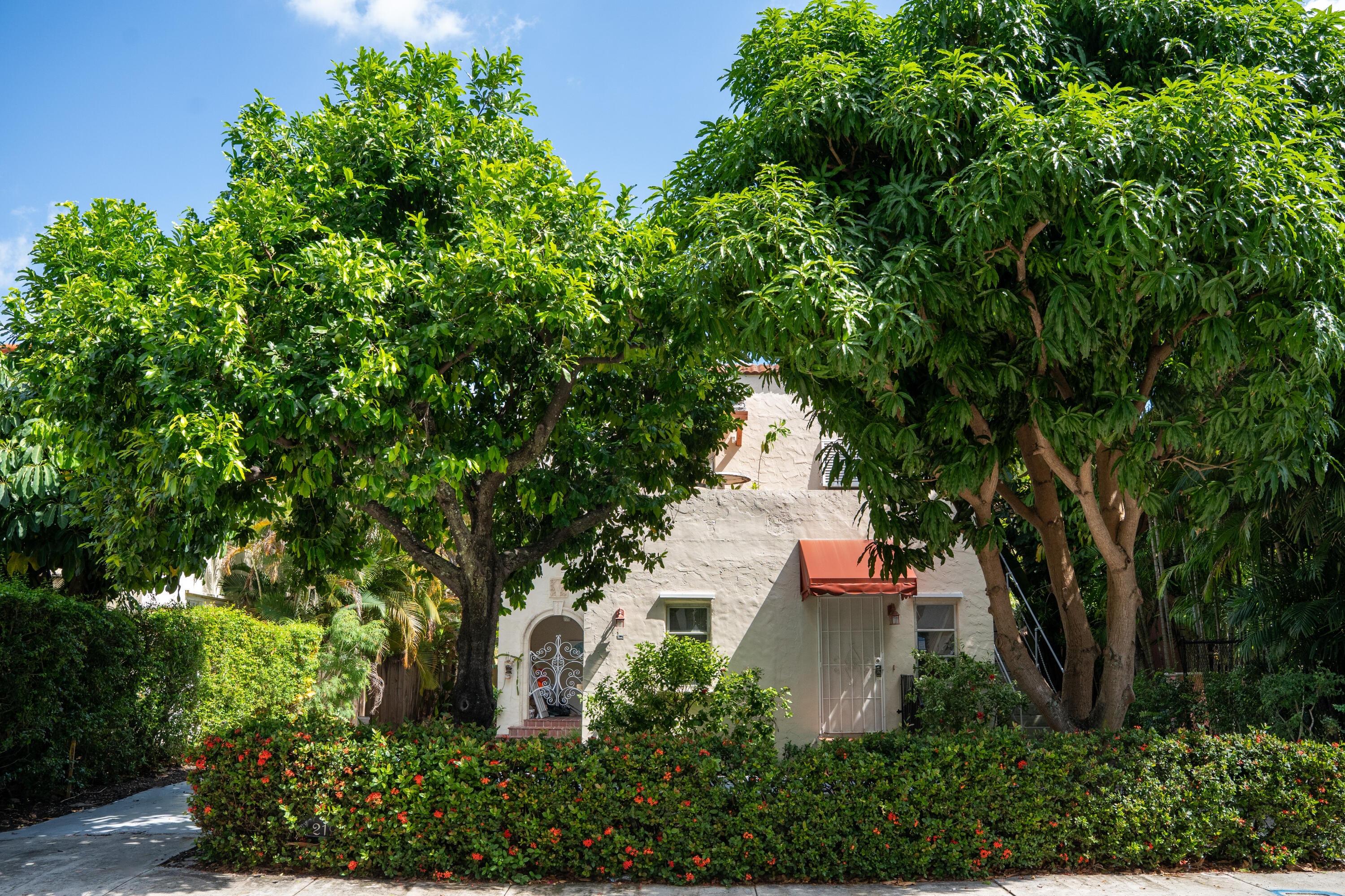 5BR – SingleFamilyResidence at 219 Seminole Avenue