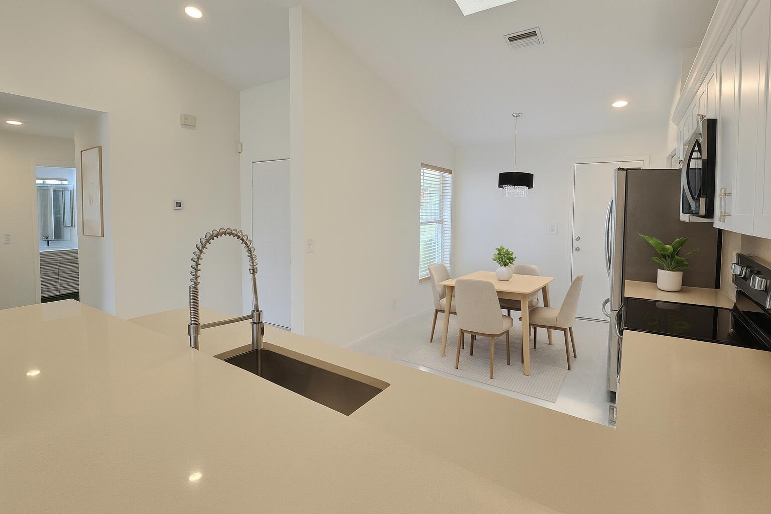 3BR – RES at 5622 Royal Lake Circle