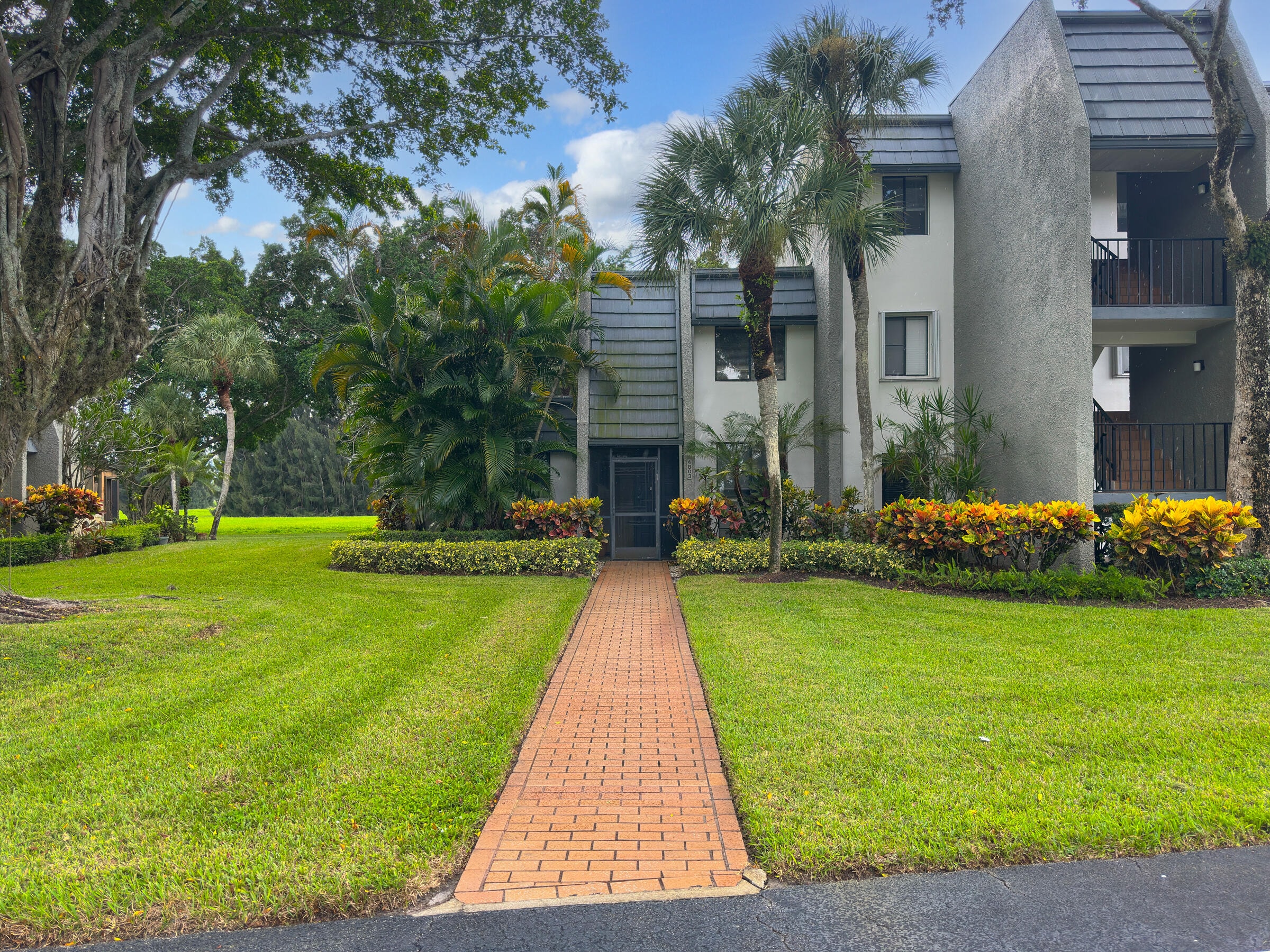 3BR – Townhouse at 4803 Esedra Court