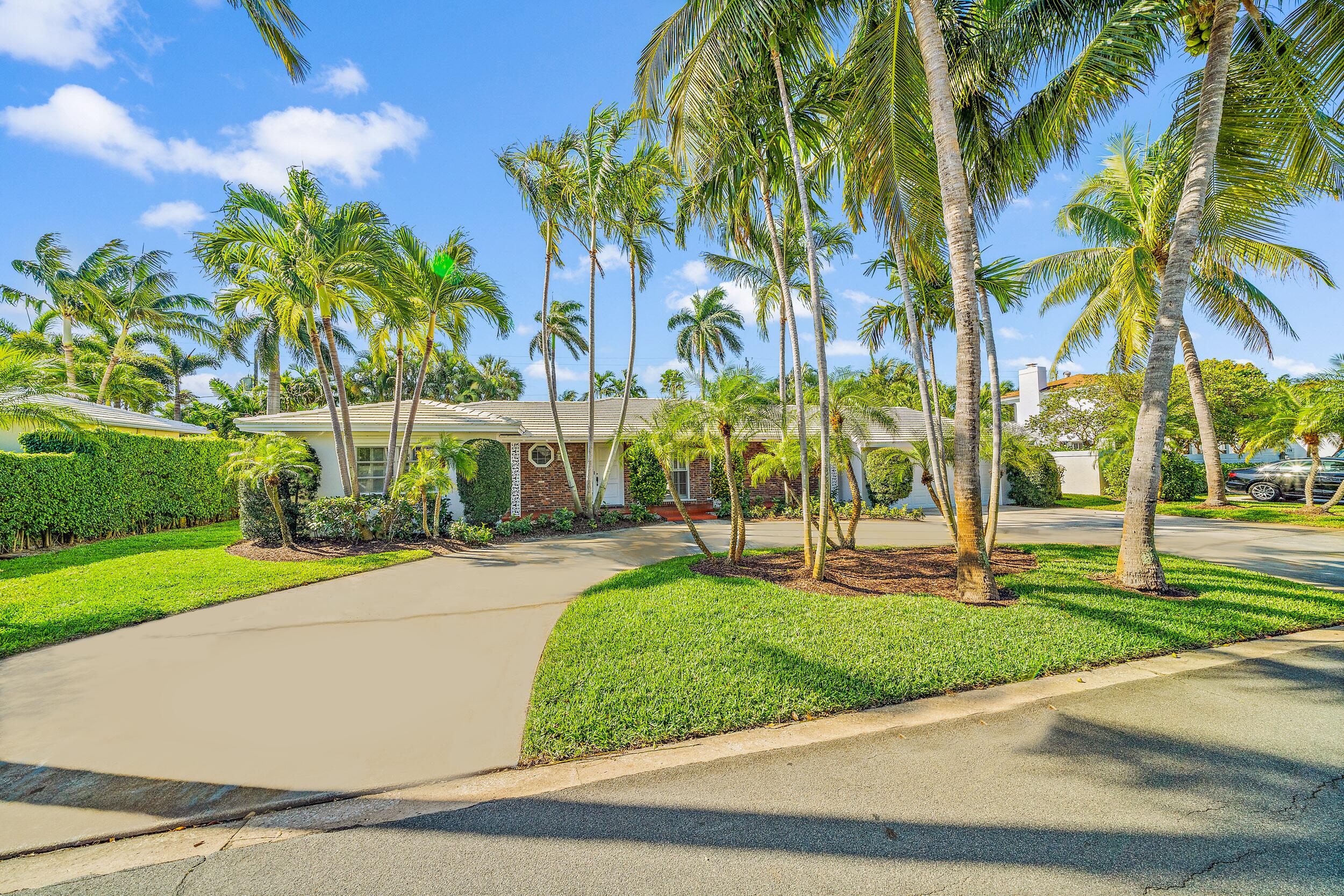 3BR – SingleFamilyResidence at 210 Russlyn Drive