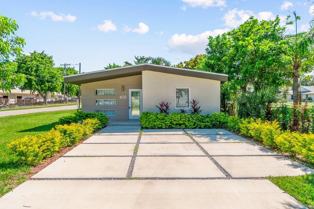 3BR – SingleFamilyResidence at 408 SW 4th Street