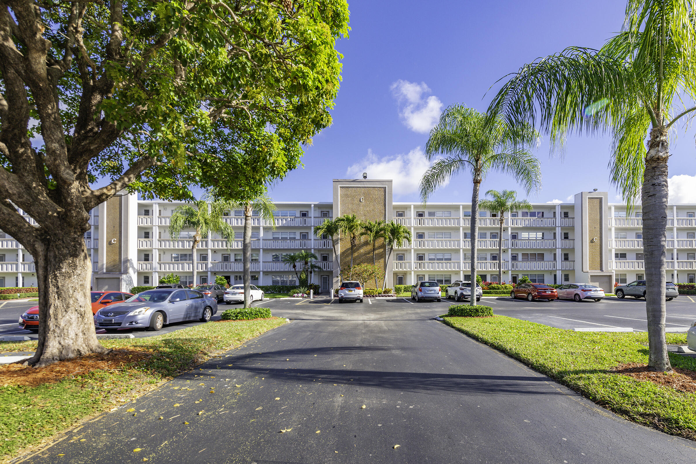 1BR – Condominium at 4043 Rexford C #4043