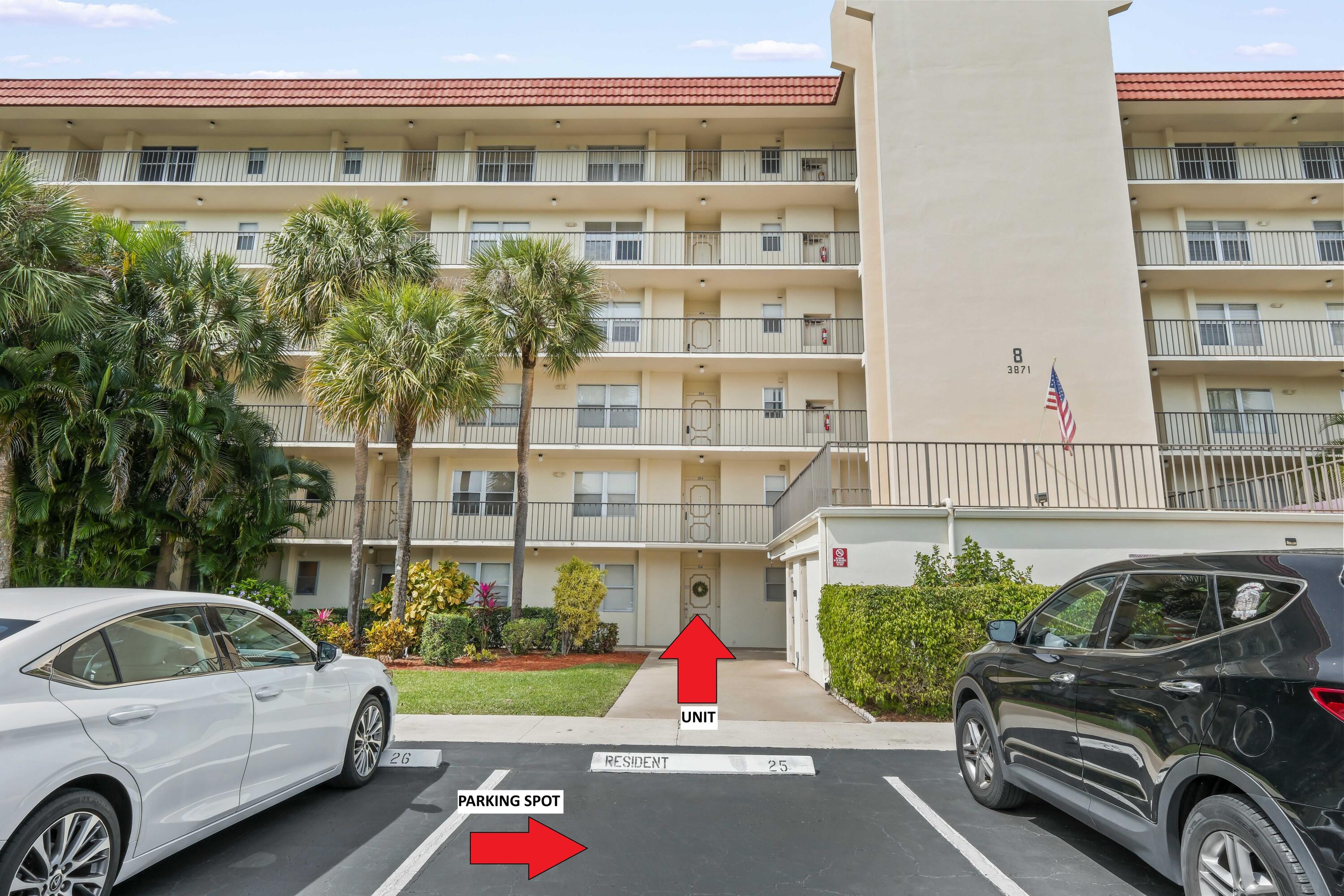 2BR – Condominium at 3871 Via Poinciana #104