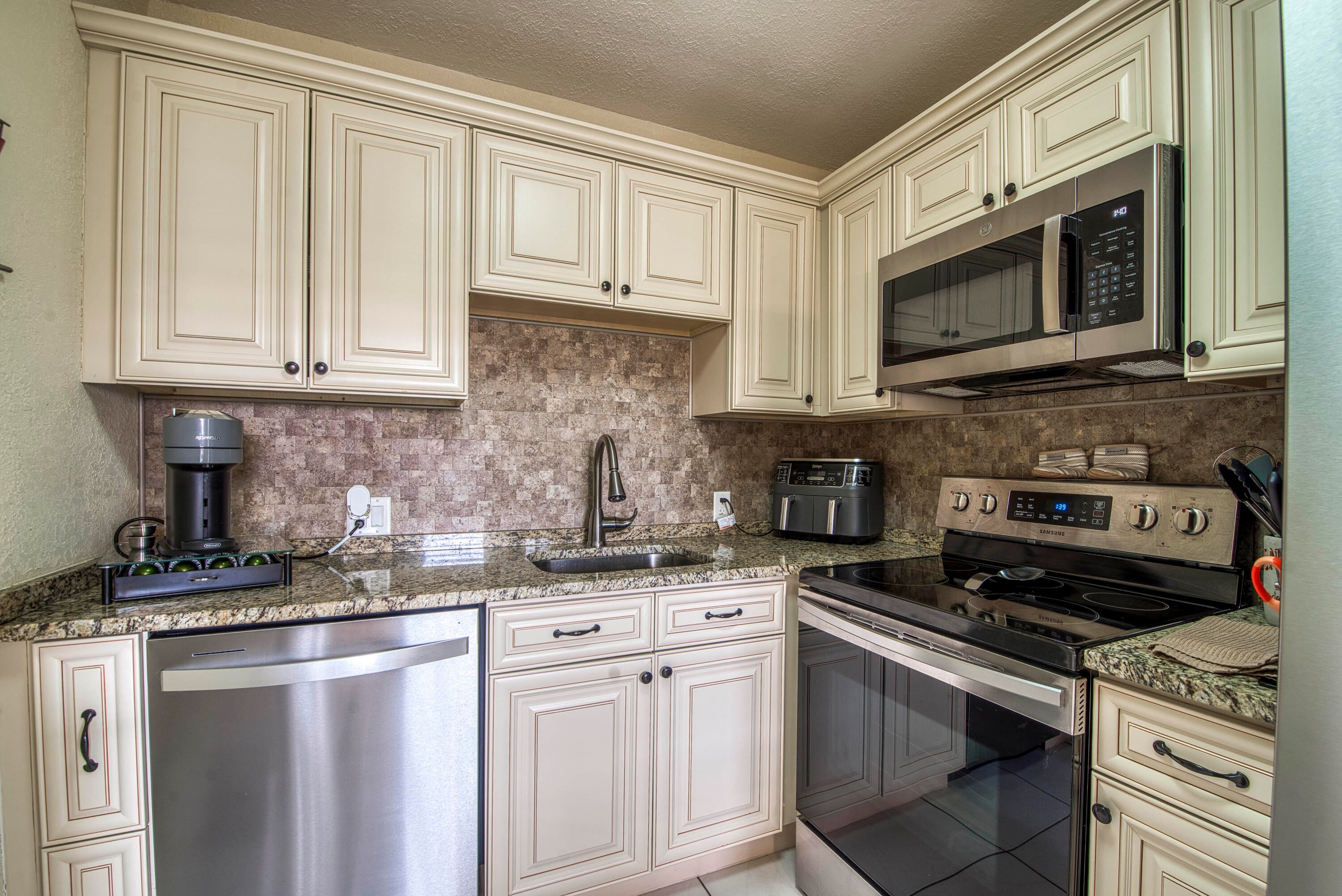2BR – Condominium at 293 Brighton G #293