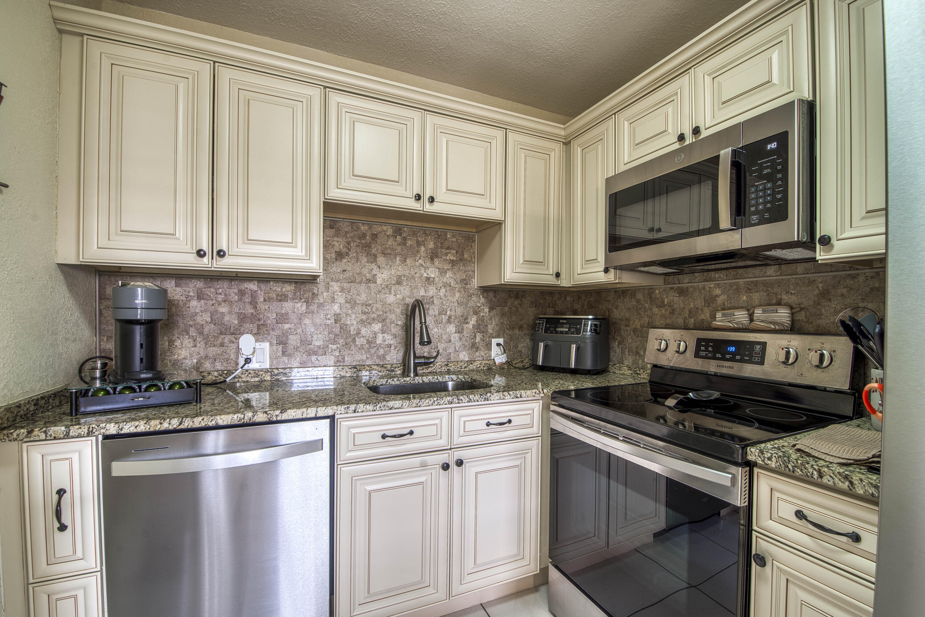 2BR – Condominium at 293 Brighton G #293