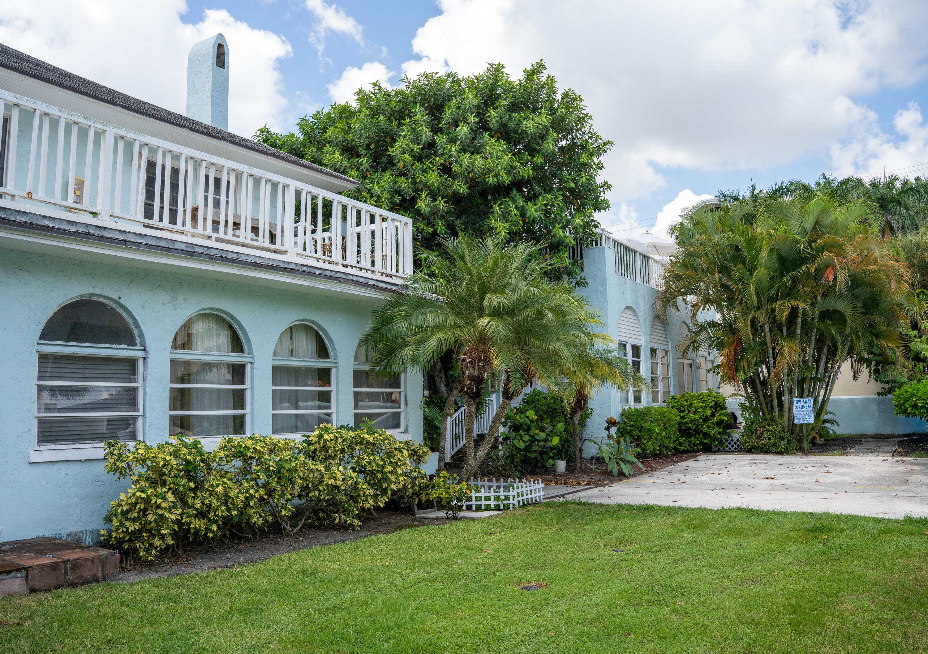16BR – SingleFamilyResidence at 264 Seminole Avenue