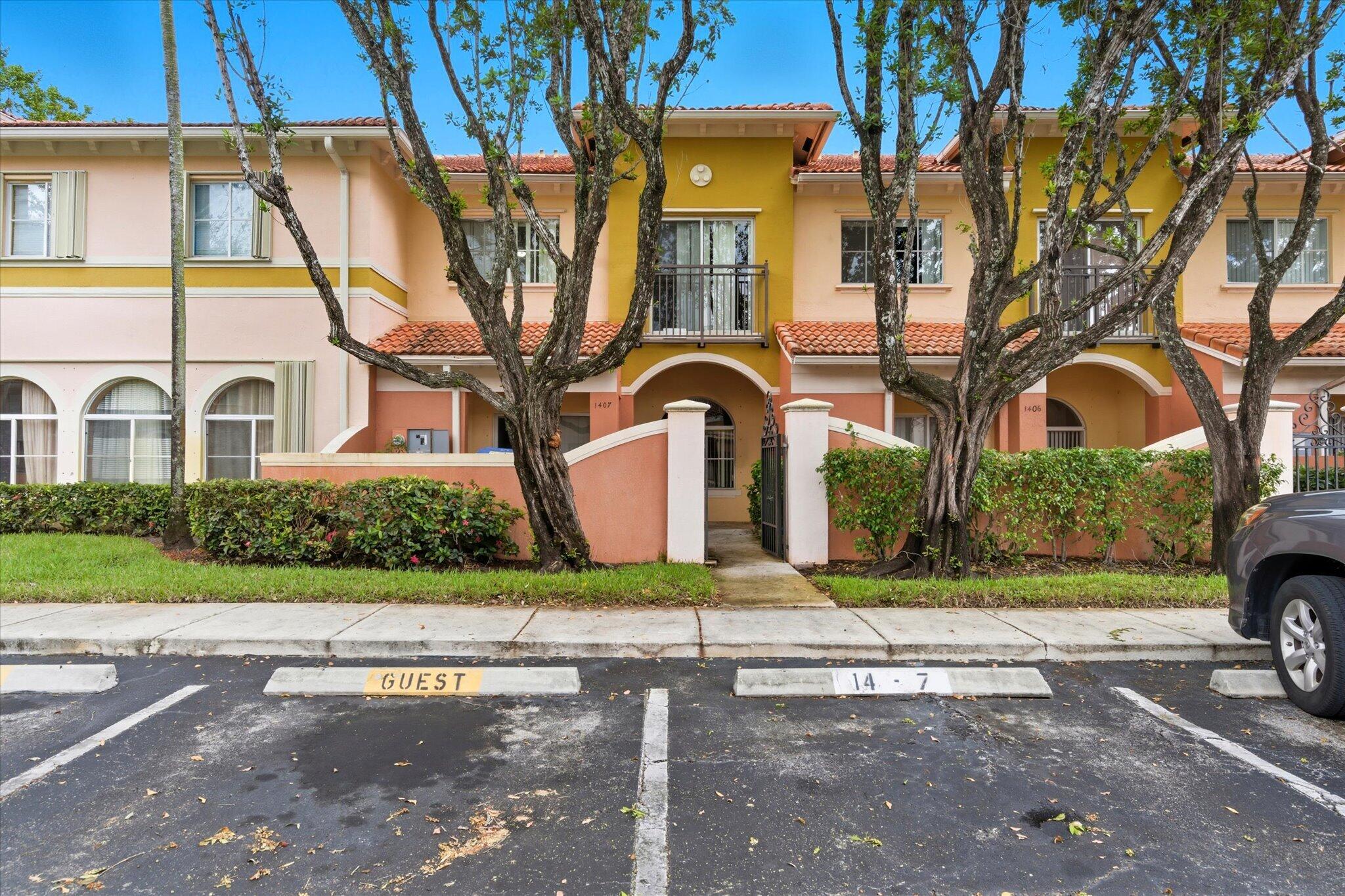 2BR – Townhouse at 1407 S Santa Catalina Circle
