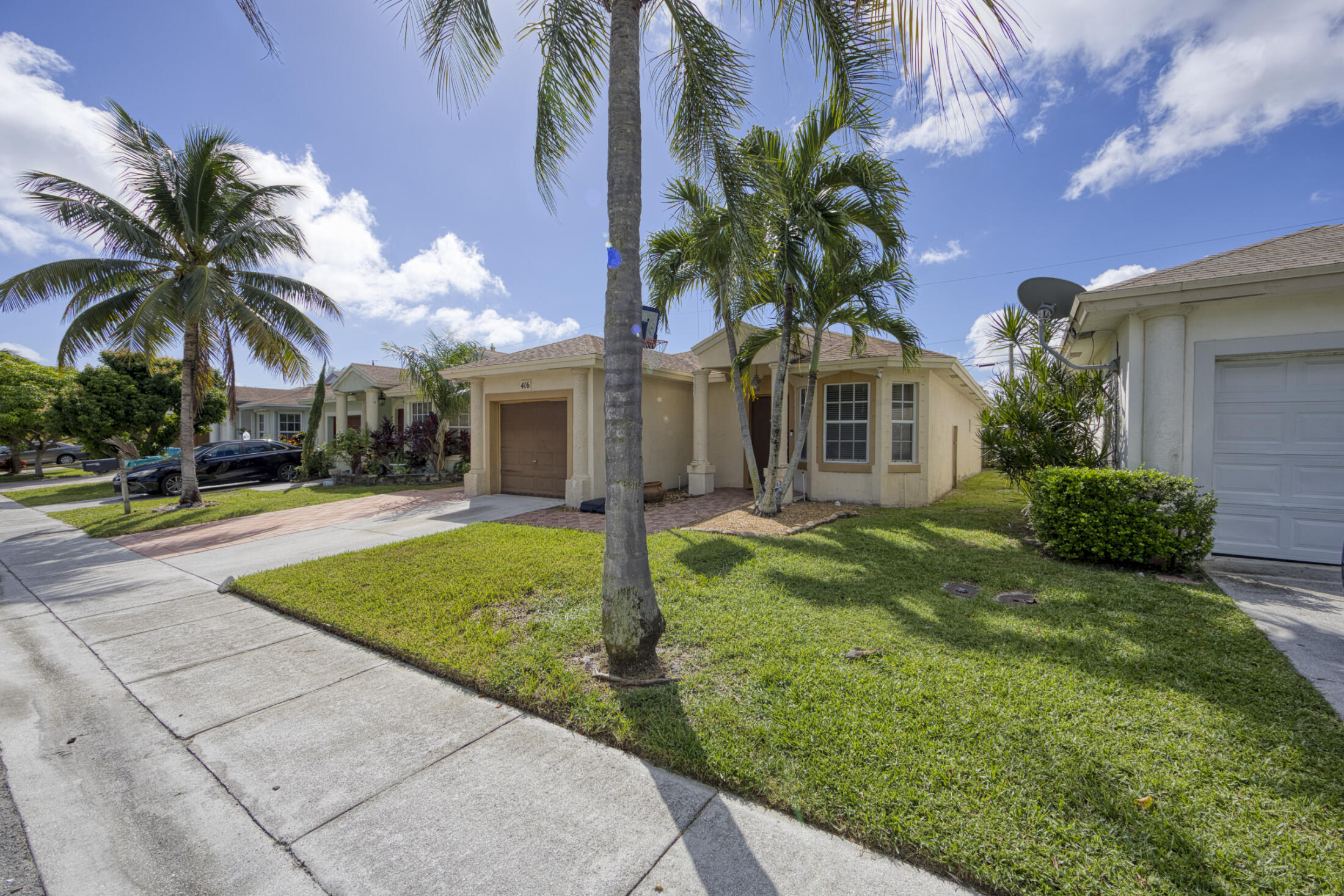 3BR – SingleFamilyResidence at 416 Circle Drive S
