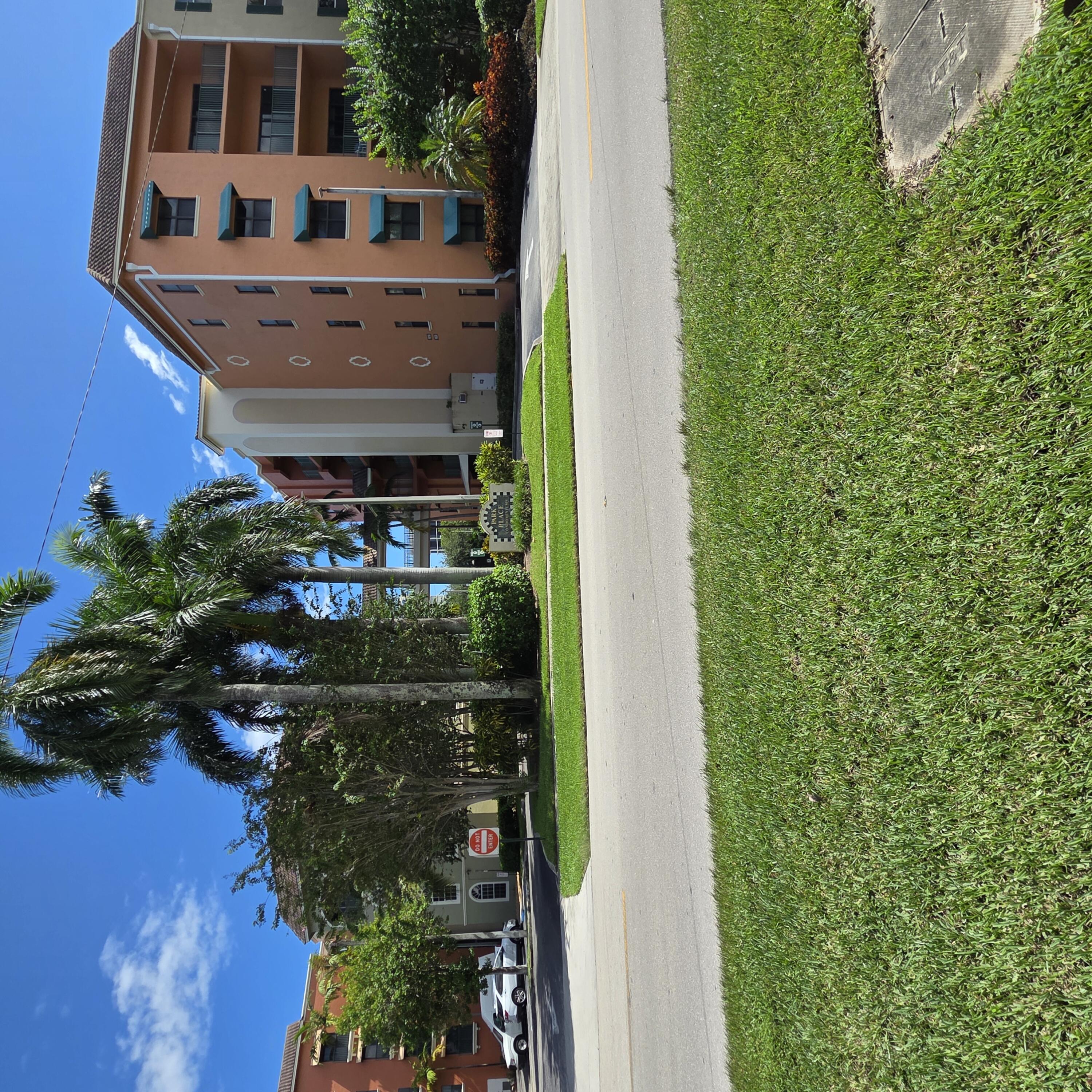 3BR – Condominium at 1610 Presidential Way #105